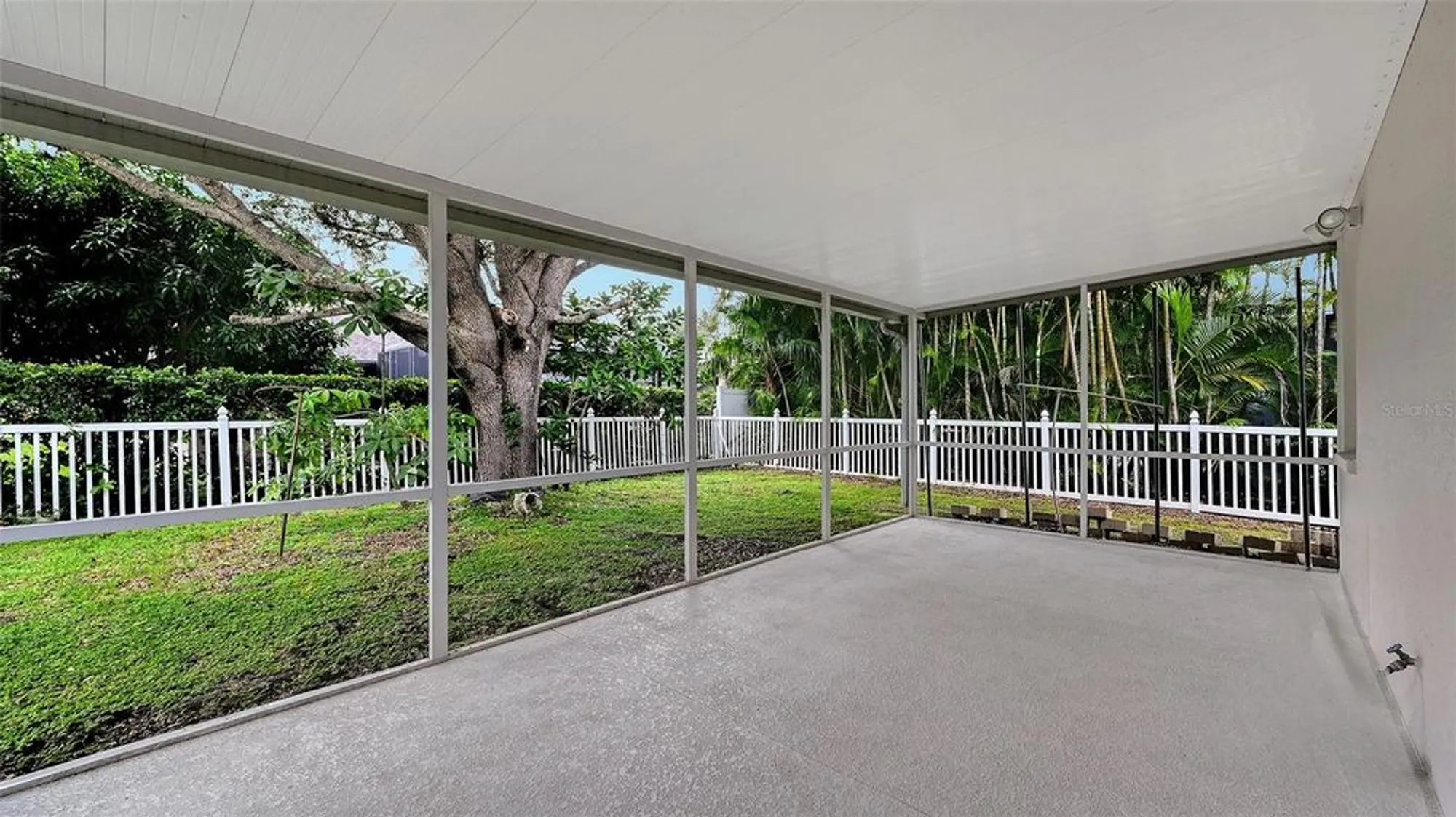 Property Slideshow image 29 of 58 | 6734 w country club ln, Sarasota, FL, 34243