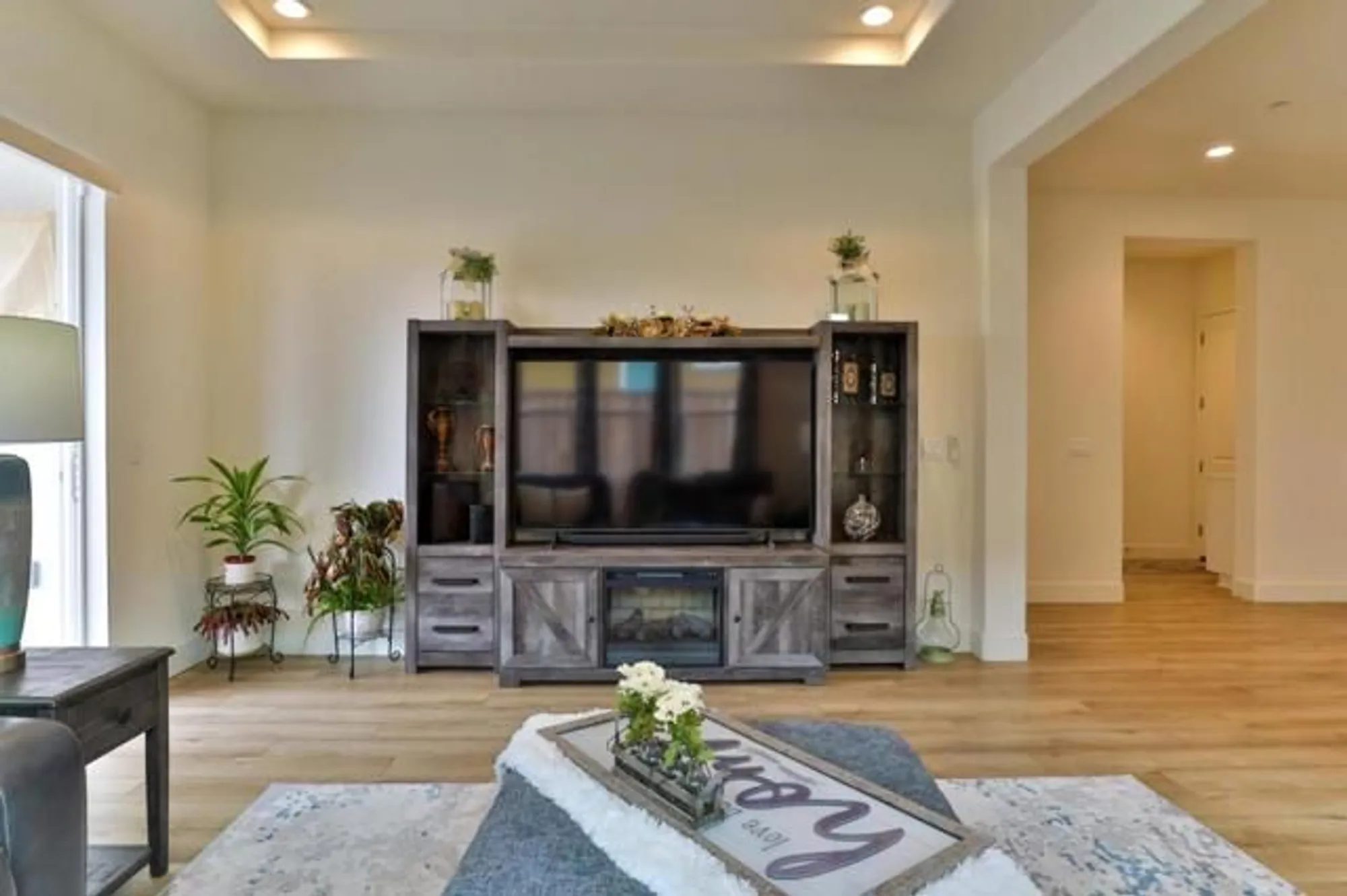 Property Slideshow image 16 of 52 | 2102 white oak dr, Hollister, CA, 95023