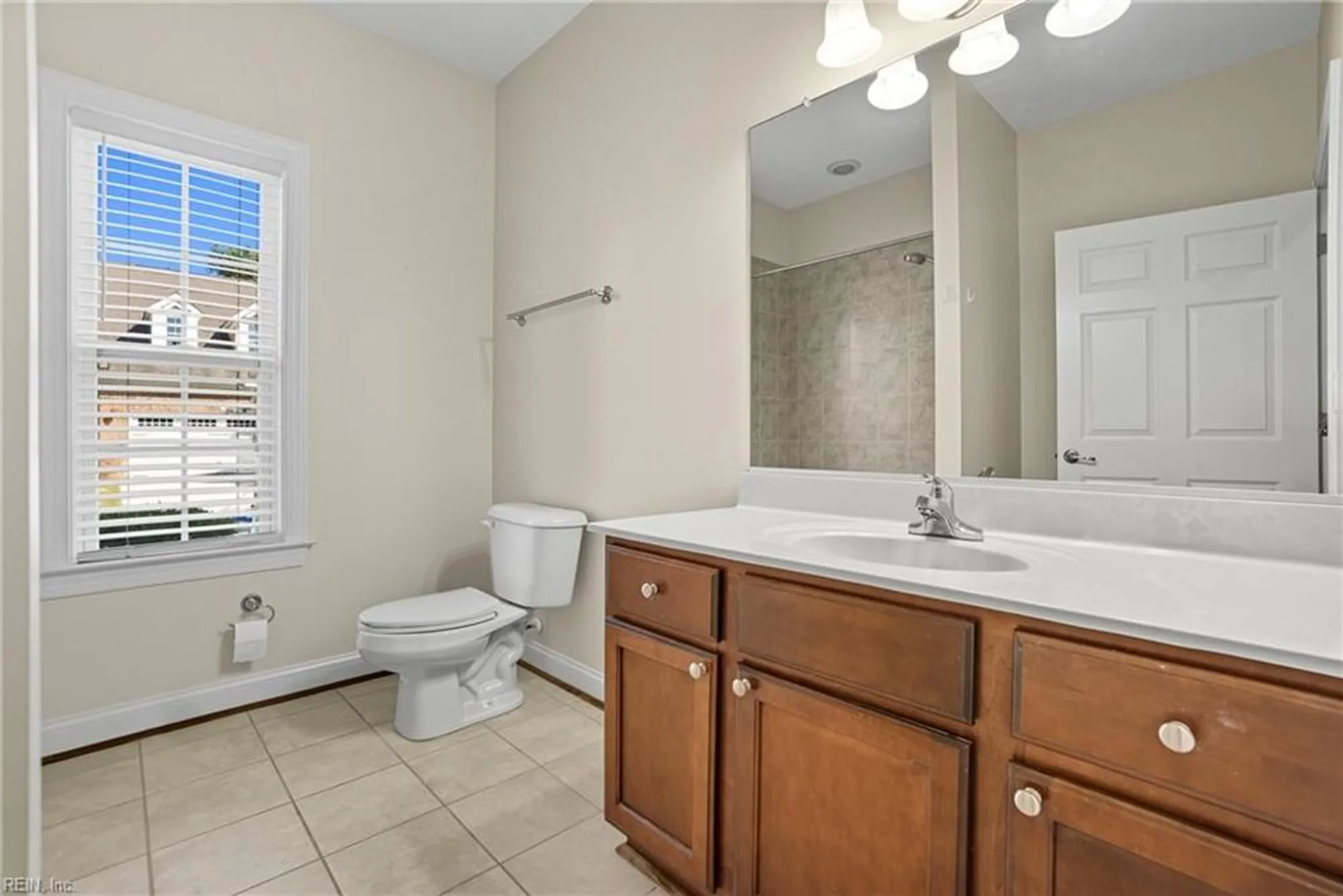 Property Slideshow image 27 of 35 | 1439 thistlewood ln, Chesapeake, VA, 23320