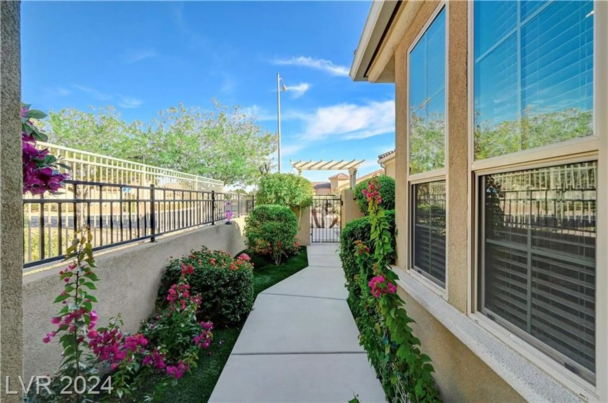 Property Slideshow image 8 of 86 | 5721 keystone crest st, North Las Vegas, NV, 89081