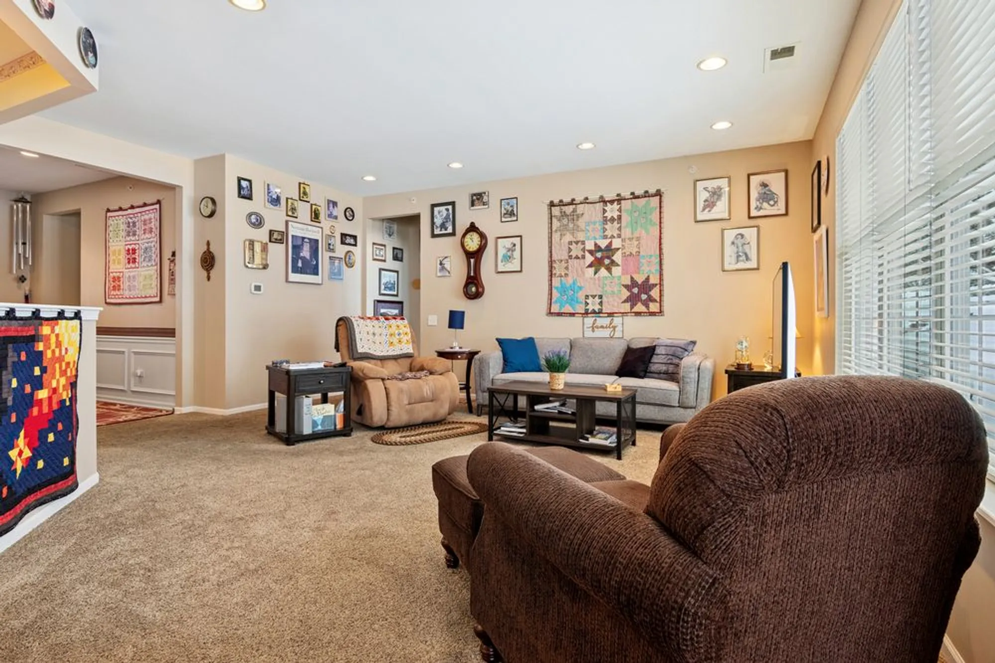 Property Slideshow image 5 of 21 | 12490 russet ln, Huntley, IL, 60142