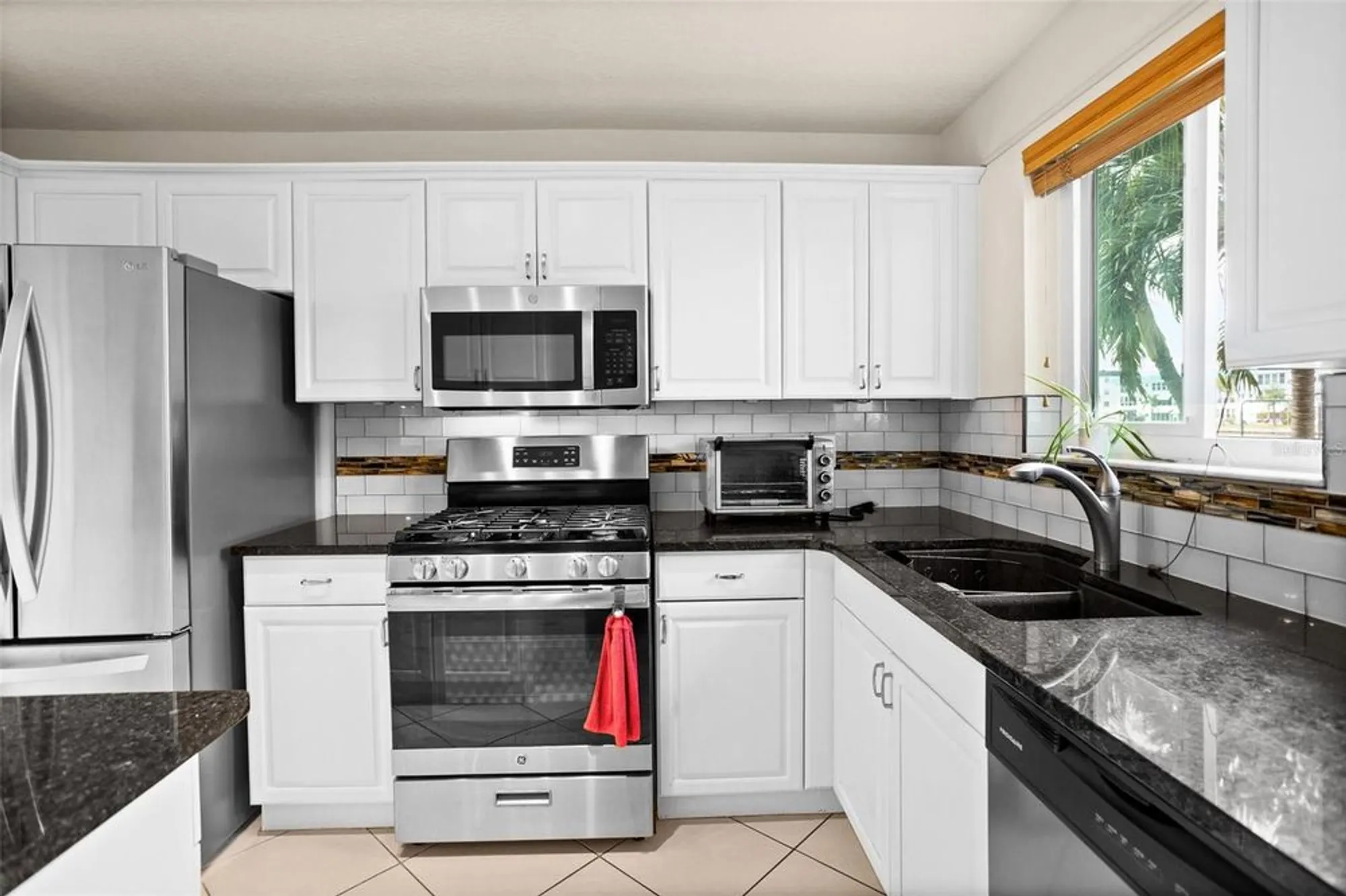 Property Slideshow image 11 of 39 | 3018 59th st 115, Gulfport, FL, 33707