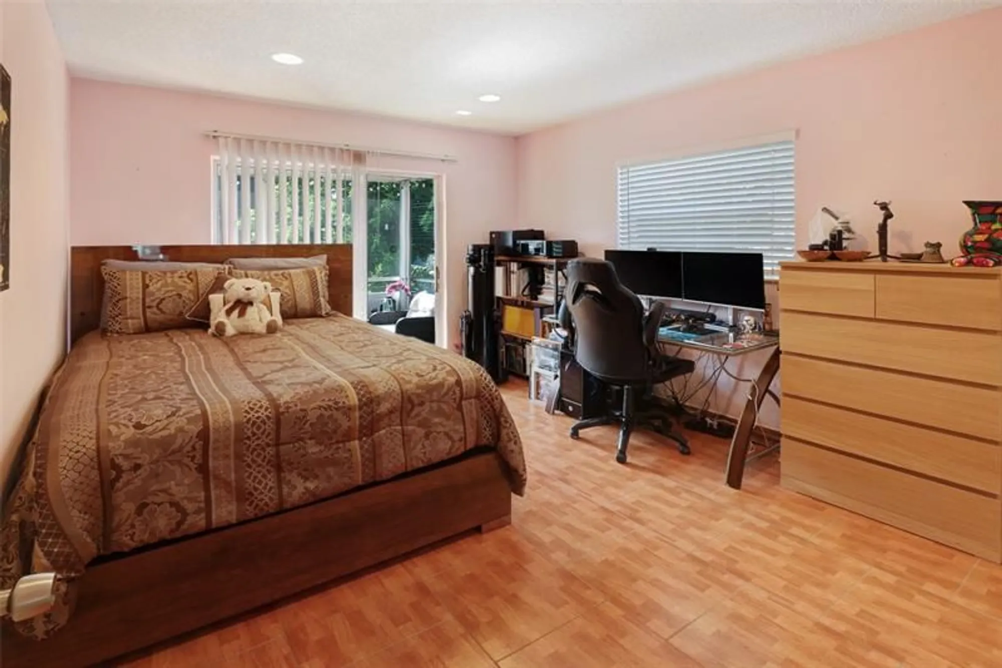 Property Slideshow image 13 of 24 | 610 burgundy m # 610, Delray Beach, FL, 33484