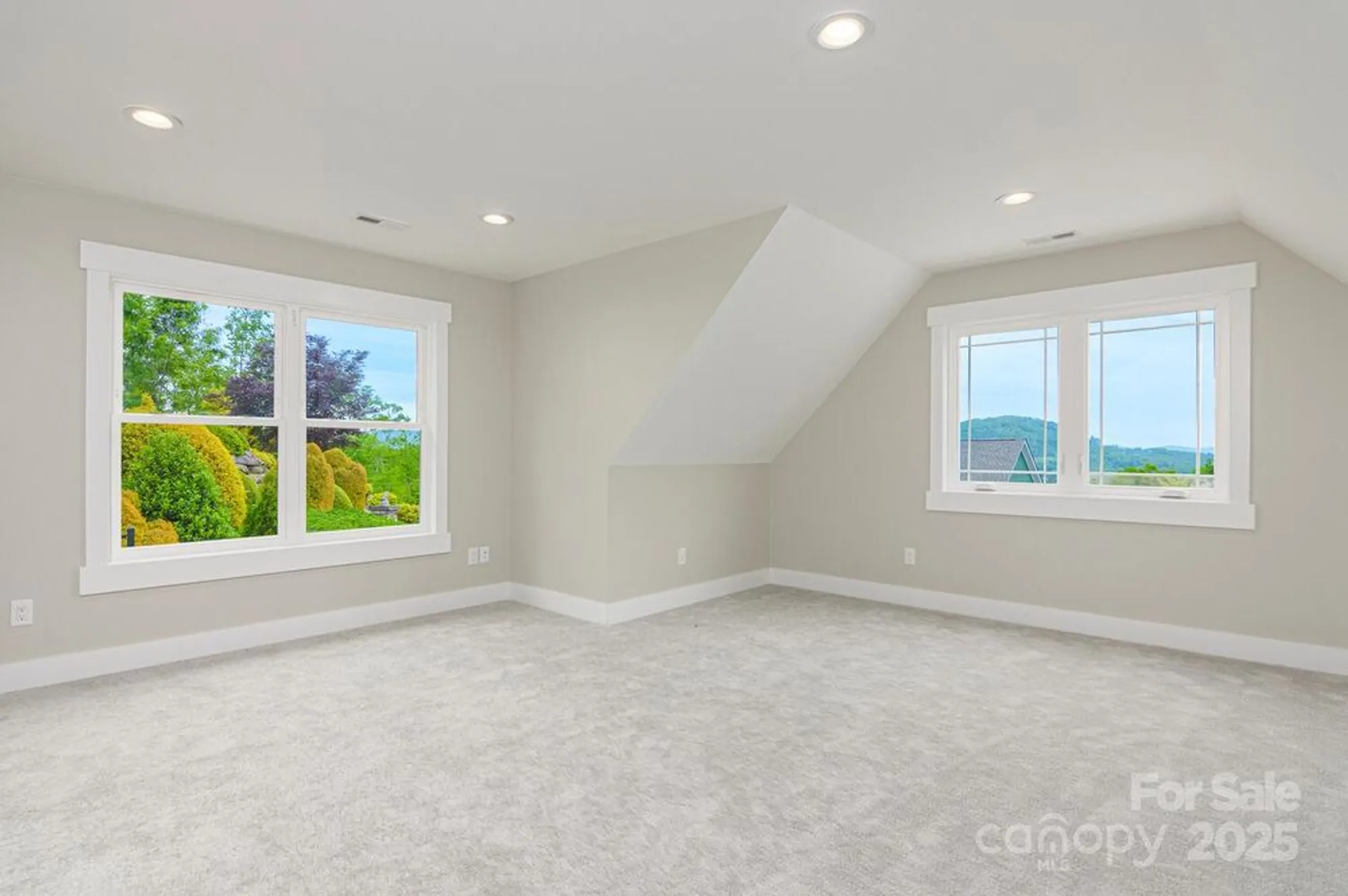 Property Slideshow image 35 of 48 | 131 dawn mist ct, Hendersonville, NC, 28791