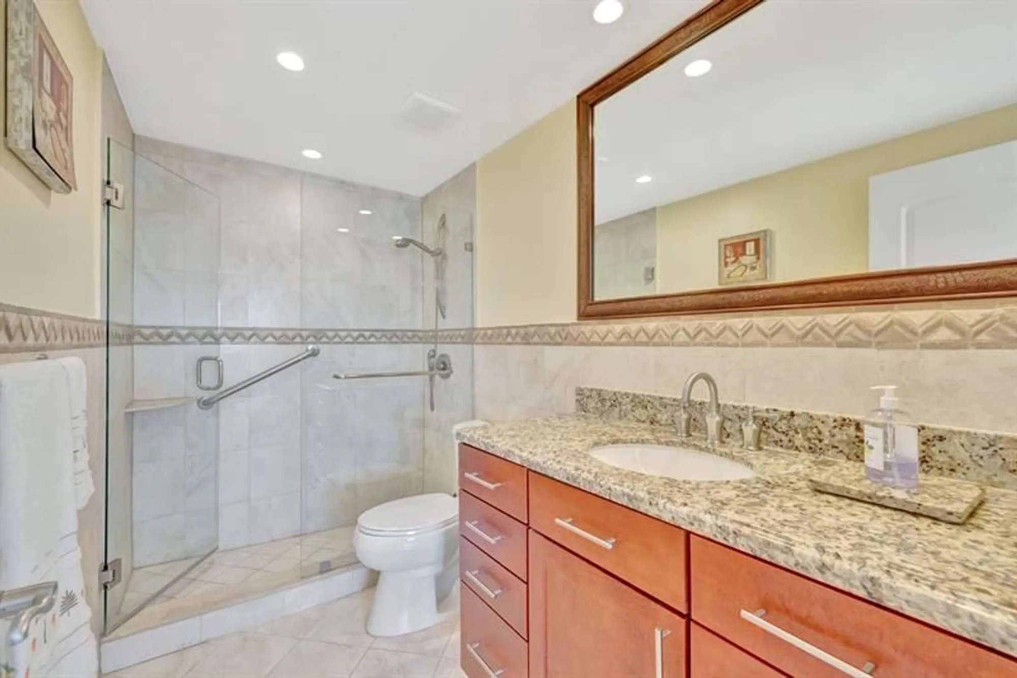 Property Slideshow image 31 of 49 | 3300 ne 36th st 1516, Fort Lauderdale, FL, 33308