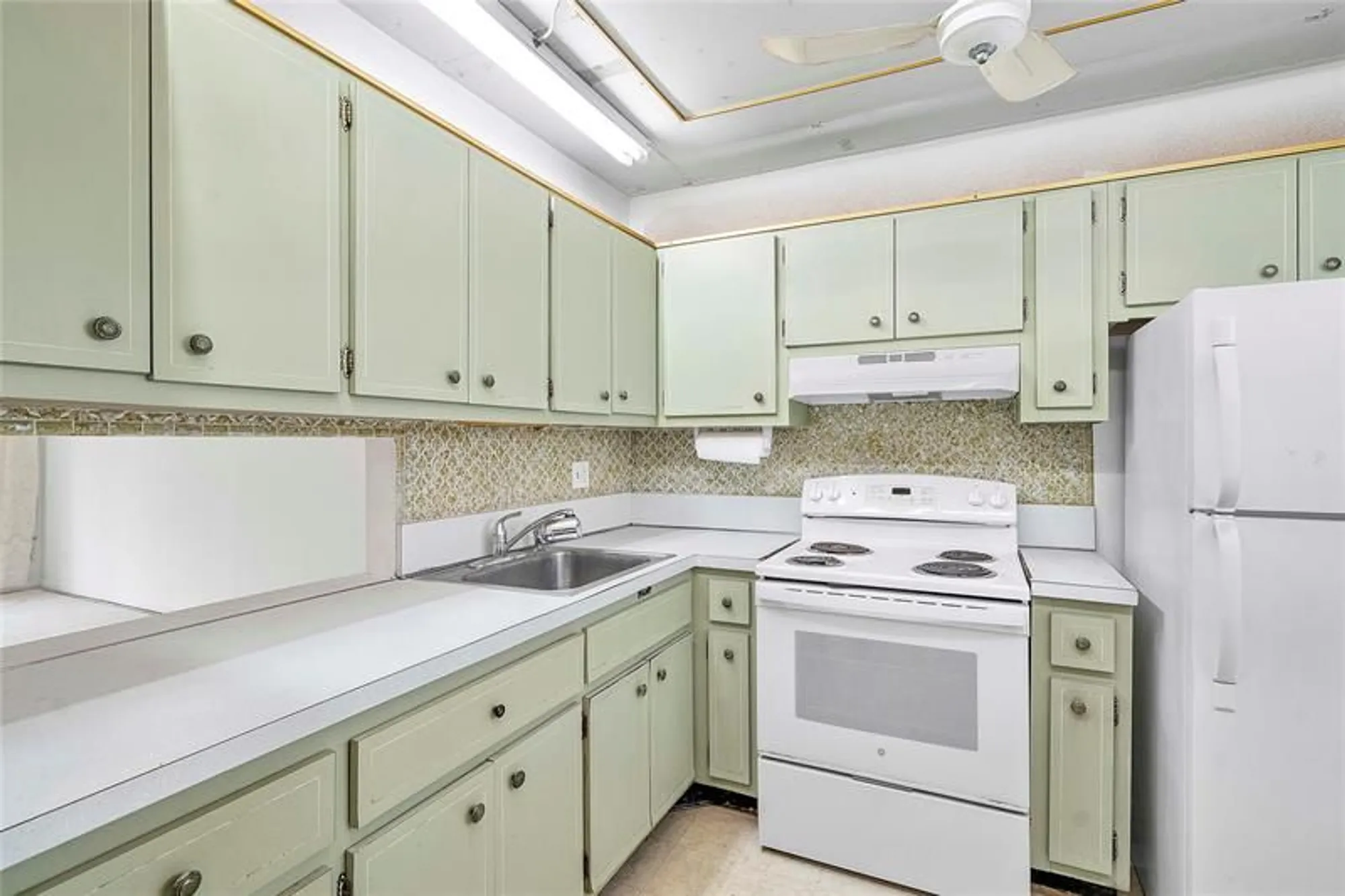 Property Slideshow image 6 of 21 | , Lauderdale Lakes, FL, 33313