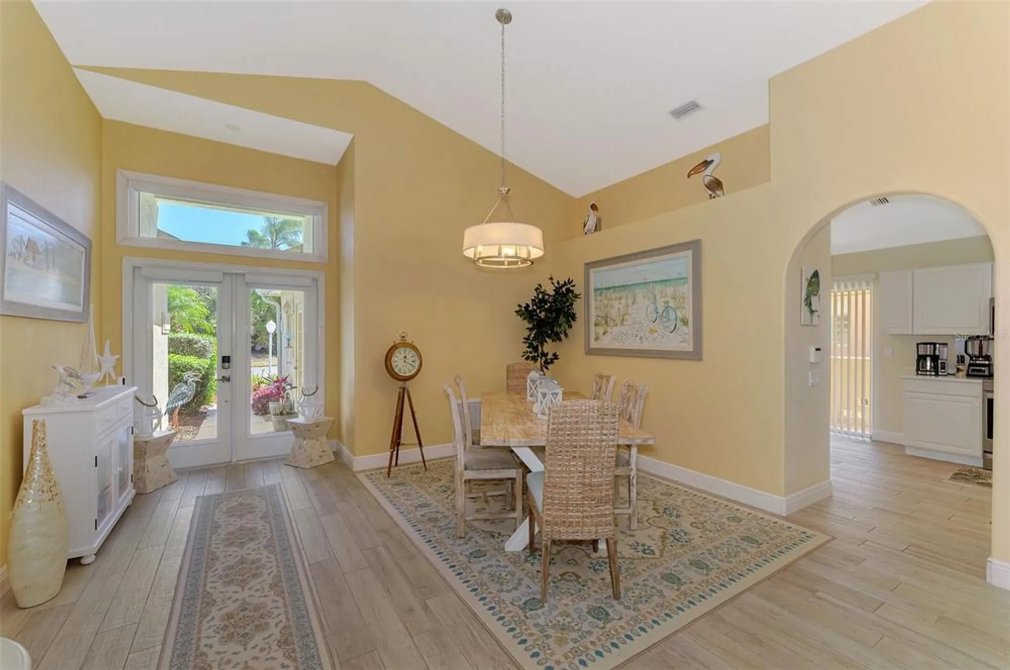 Property Slideshow image 8 of 55 | 320 bermuda ct 10, Venice, FL, 34293