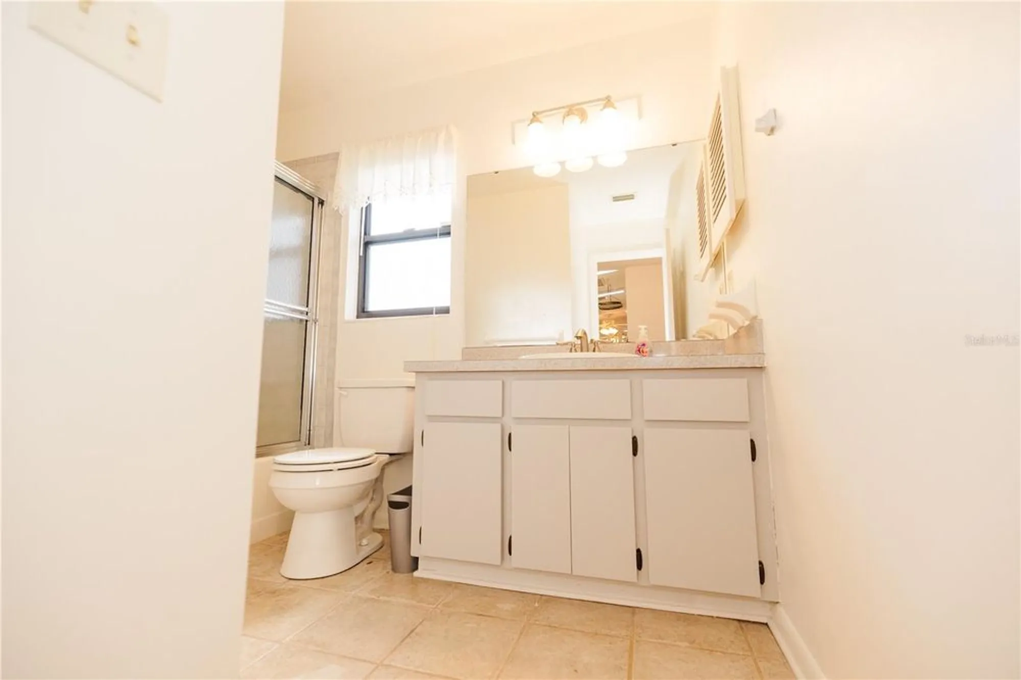 Property Slideshow image 23 of 41 | 3130 prairie dunes cir, Lakeland, FL, 33810