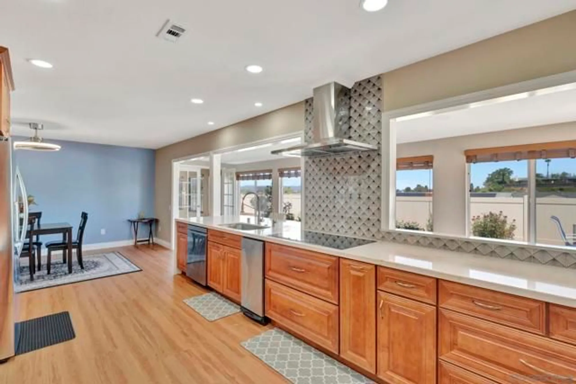 Property Slideshow image 12 of 31 | 12486 lomica dr, San Diego, CA, 92128