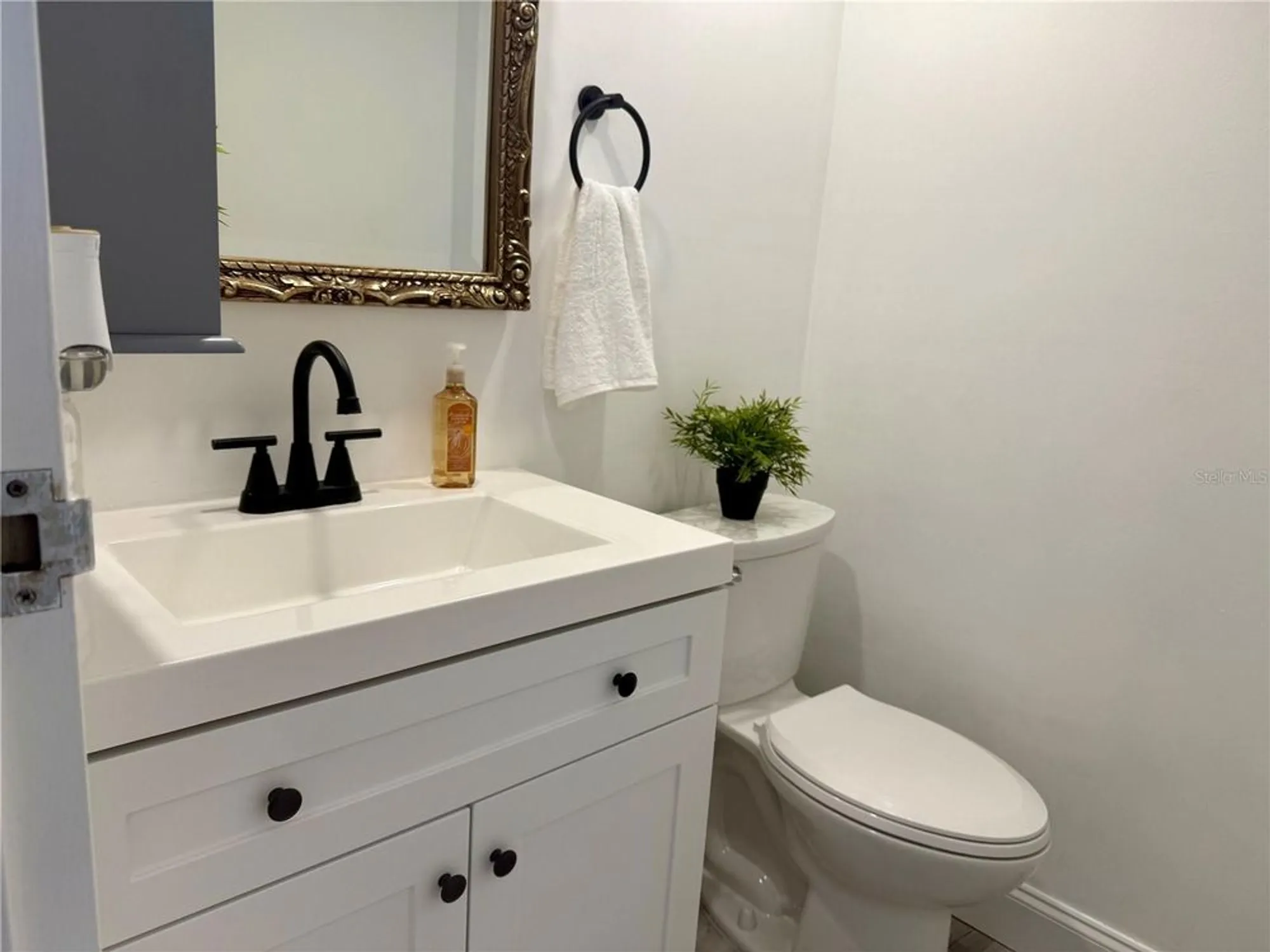 Property Slideshow image 16 of 23 | 1802 bedford ln 7, Sun City Center, FL, 33573