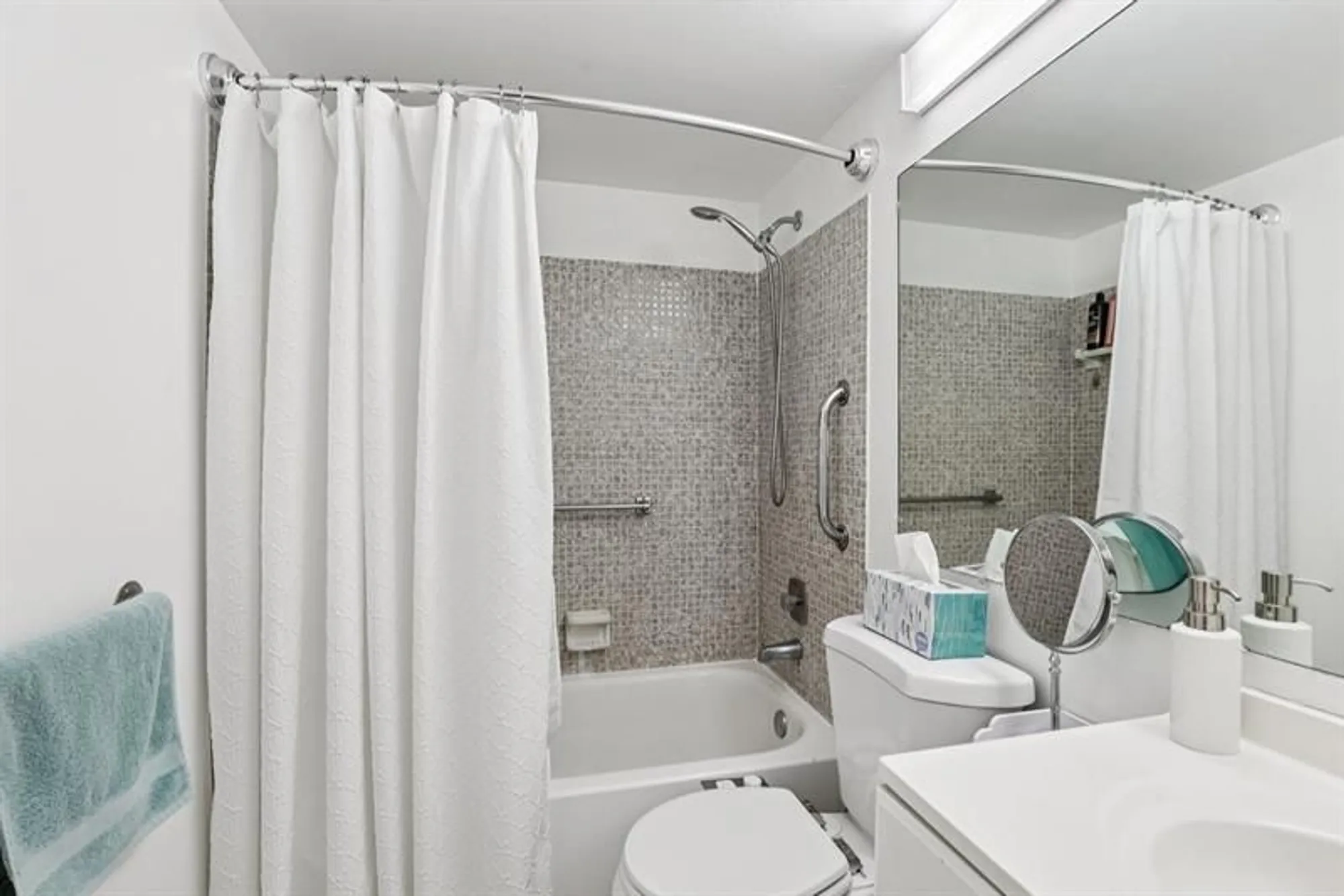 Property Slideshow image 15 of 20 | 270 newport r # 270, Deerfield Beach, FL, 33442