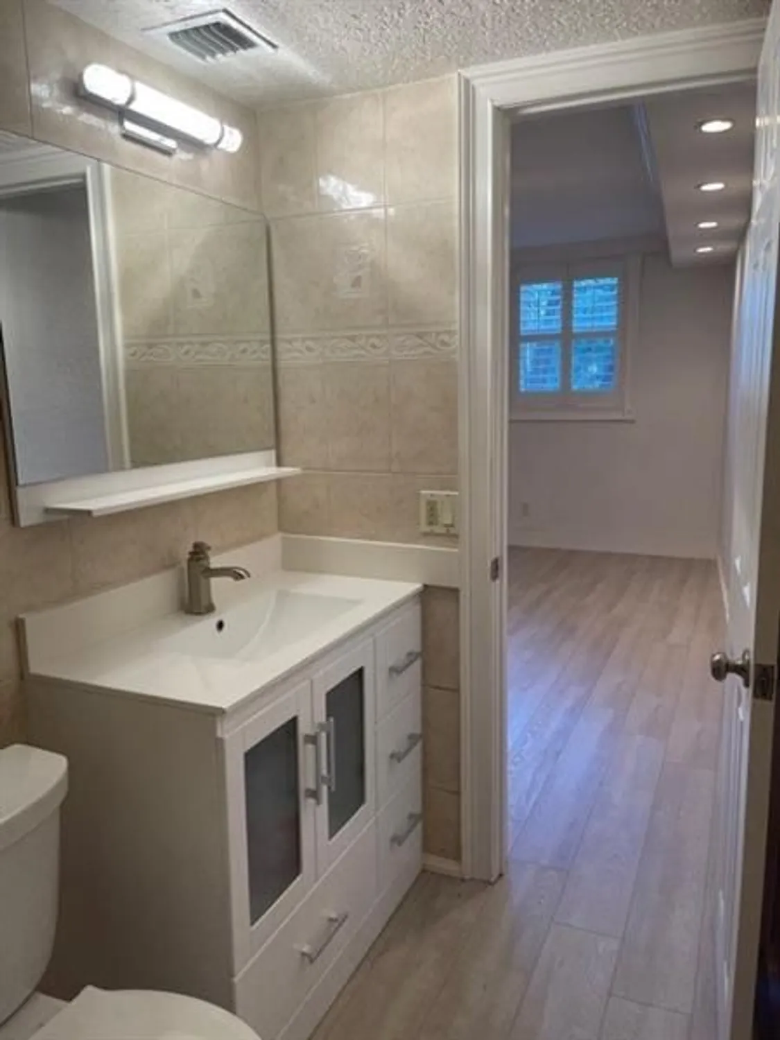 Property Slideshow image 14 of 32 | 2731 ne 14th street cswy 103, Pompano Beach, FL, 33062