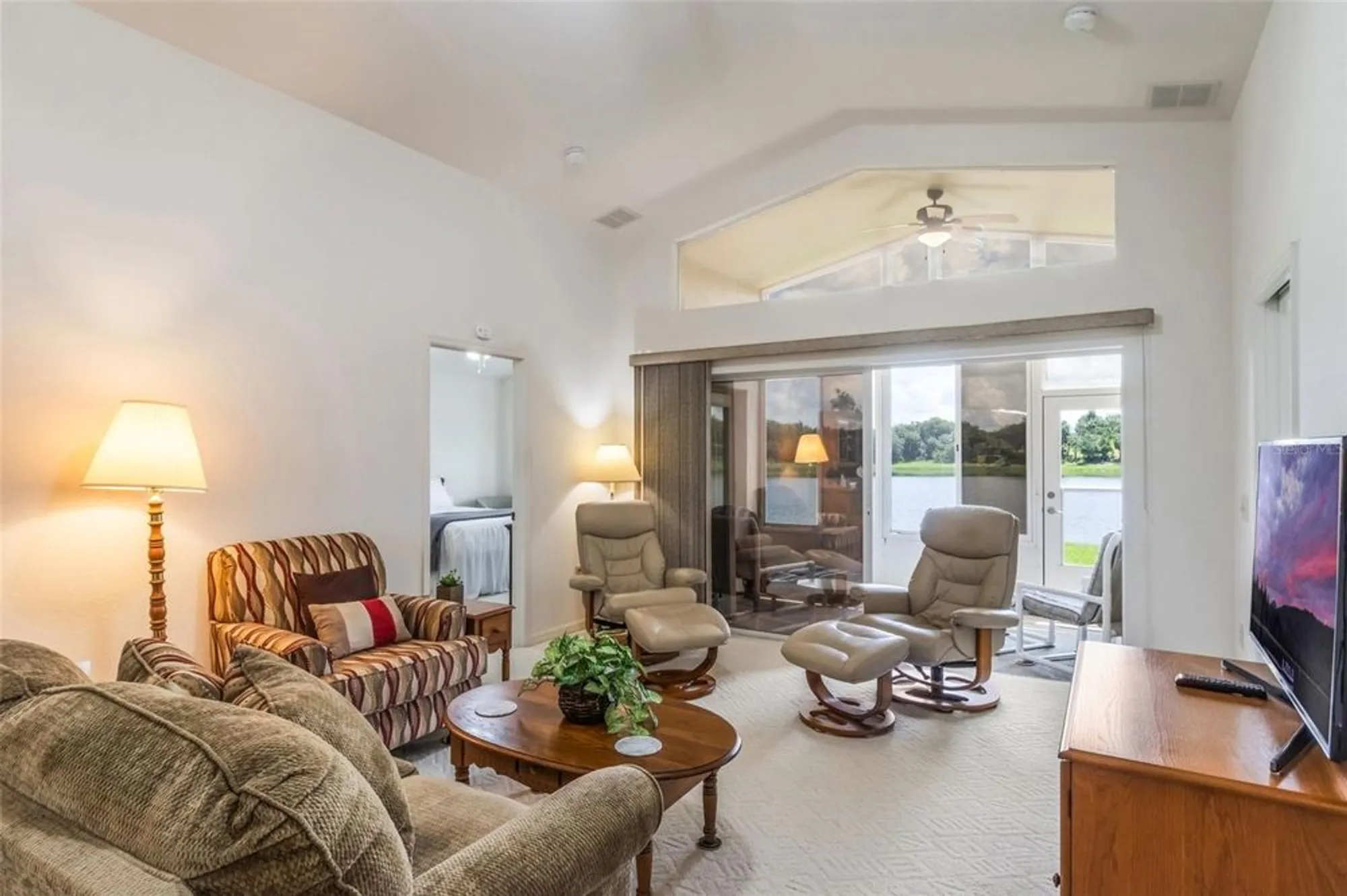 Property Slideshow image 4 of 39 | 464 lake suzanne dr, Lake Wales, FL, 33859