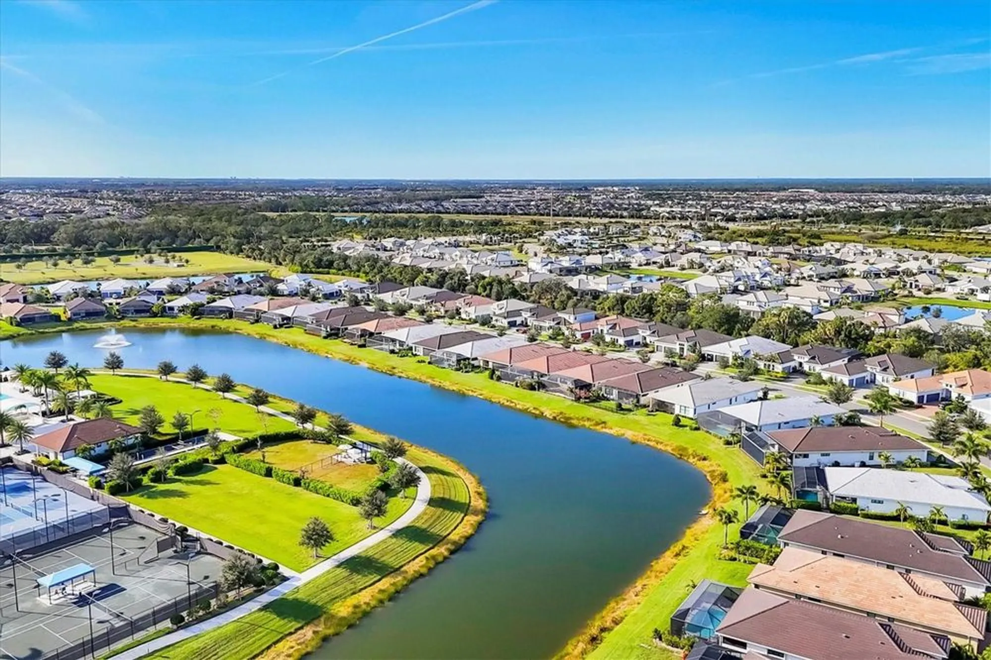 Property Slideshow image 40 of 60 | 4947 surfside cir, Bradenton, FL, 34211