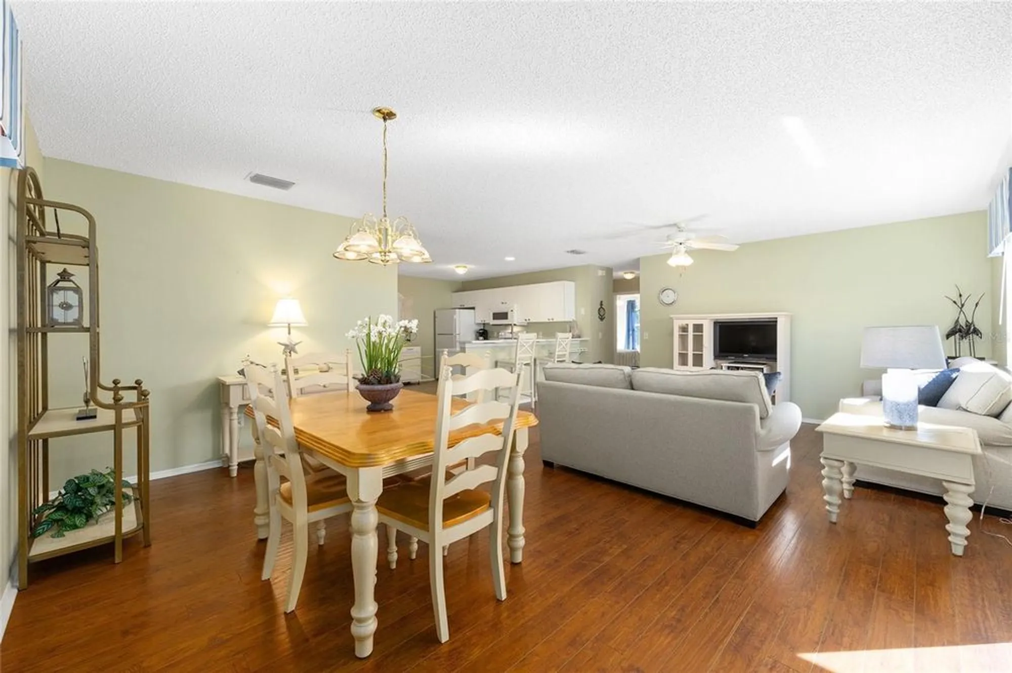 Property Slideshow image 7 of 43 | 16894 se 94th sunnybrook cir, The Villages, FL, 32162