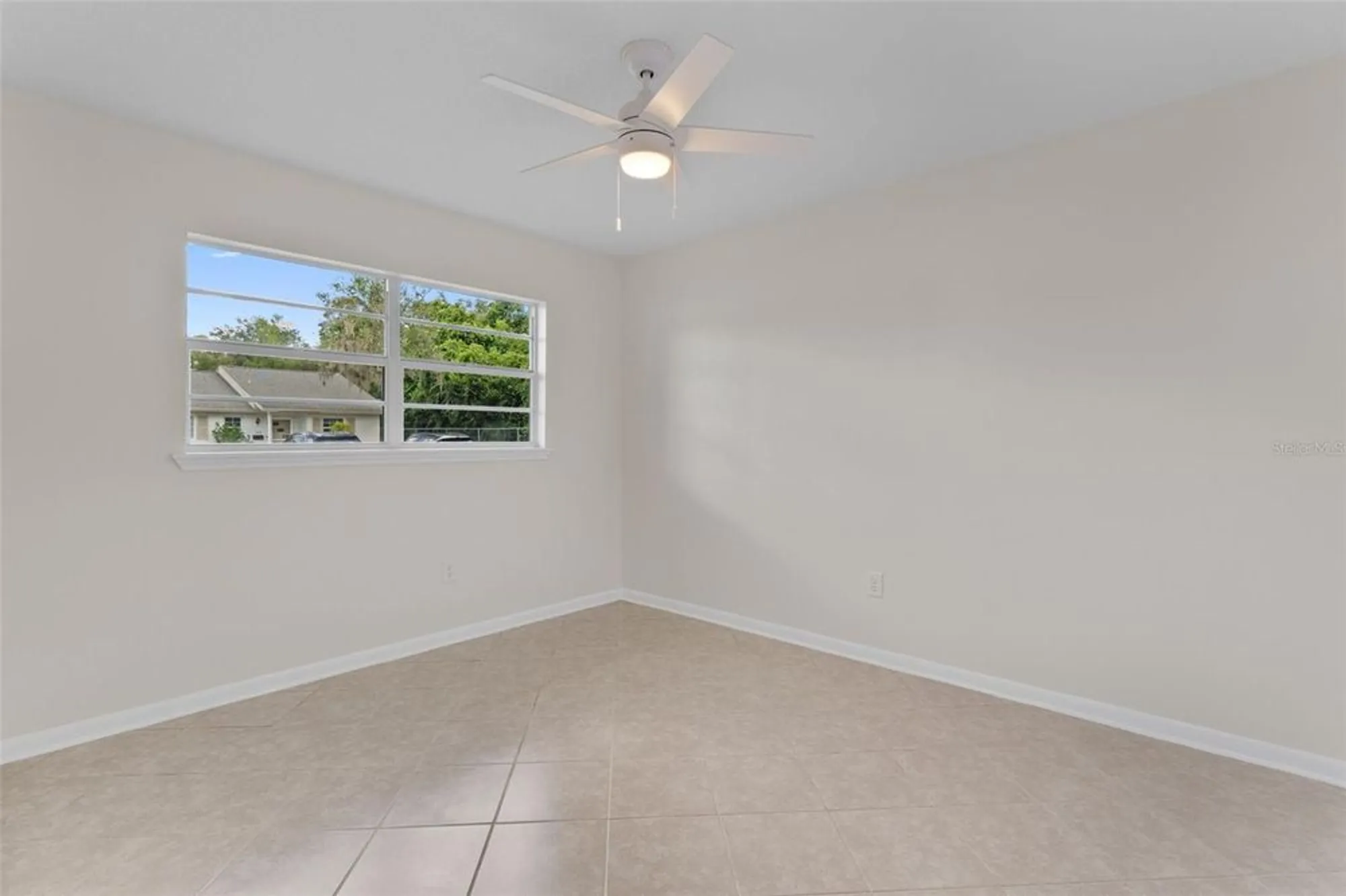 Property Slideshow image 12 of 20 | 183 n hill ave # 90, Deland, FL, 32724
