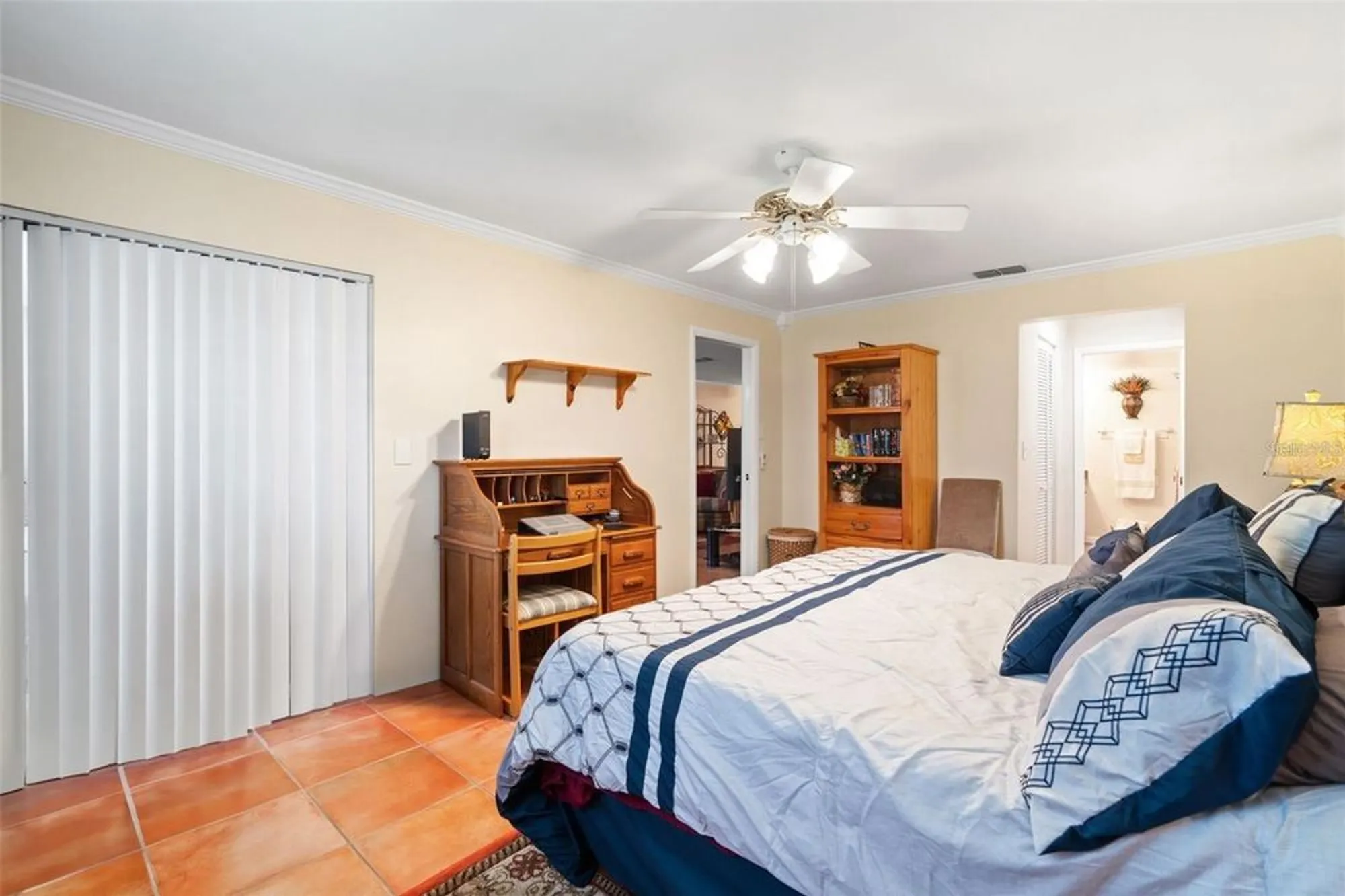 Property Slideshow image 16 of 40 | 19029 us highway 19 apt 25d, Clearwater, FL, 33764