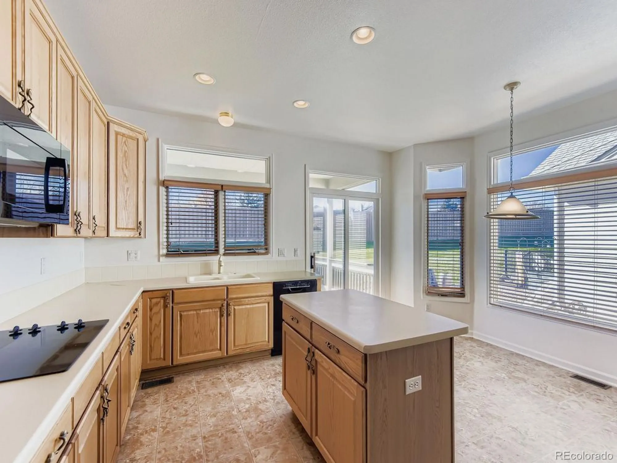 Property Slideshow image 5 of 24 | 5418 shetland ct, Highlands Ranch, CO, 80130