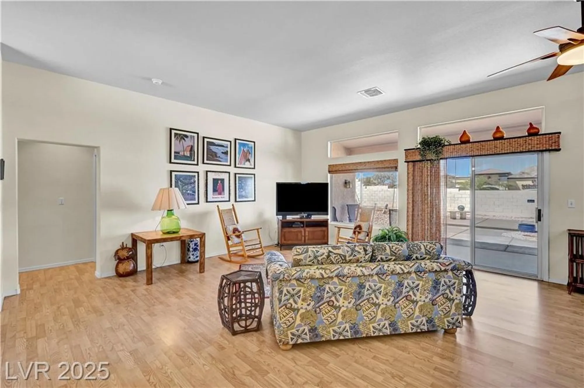 Property Slideshow image 9 of 78 | 10020 villa ridge dr, Las Vegas, NV, 89134