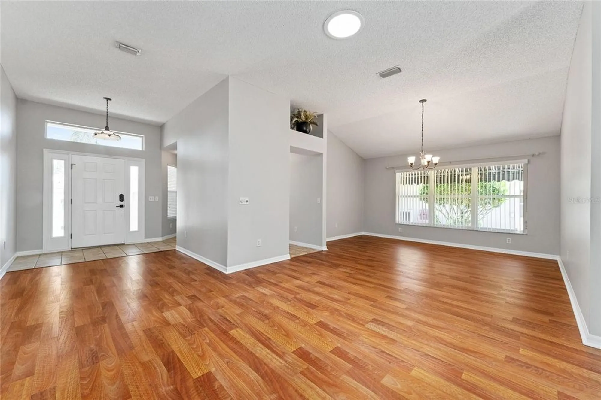 Property Slideshow image 14 of 50 | 2461 merida cir, The Villages, FL, 32162