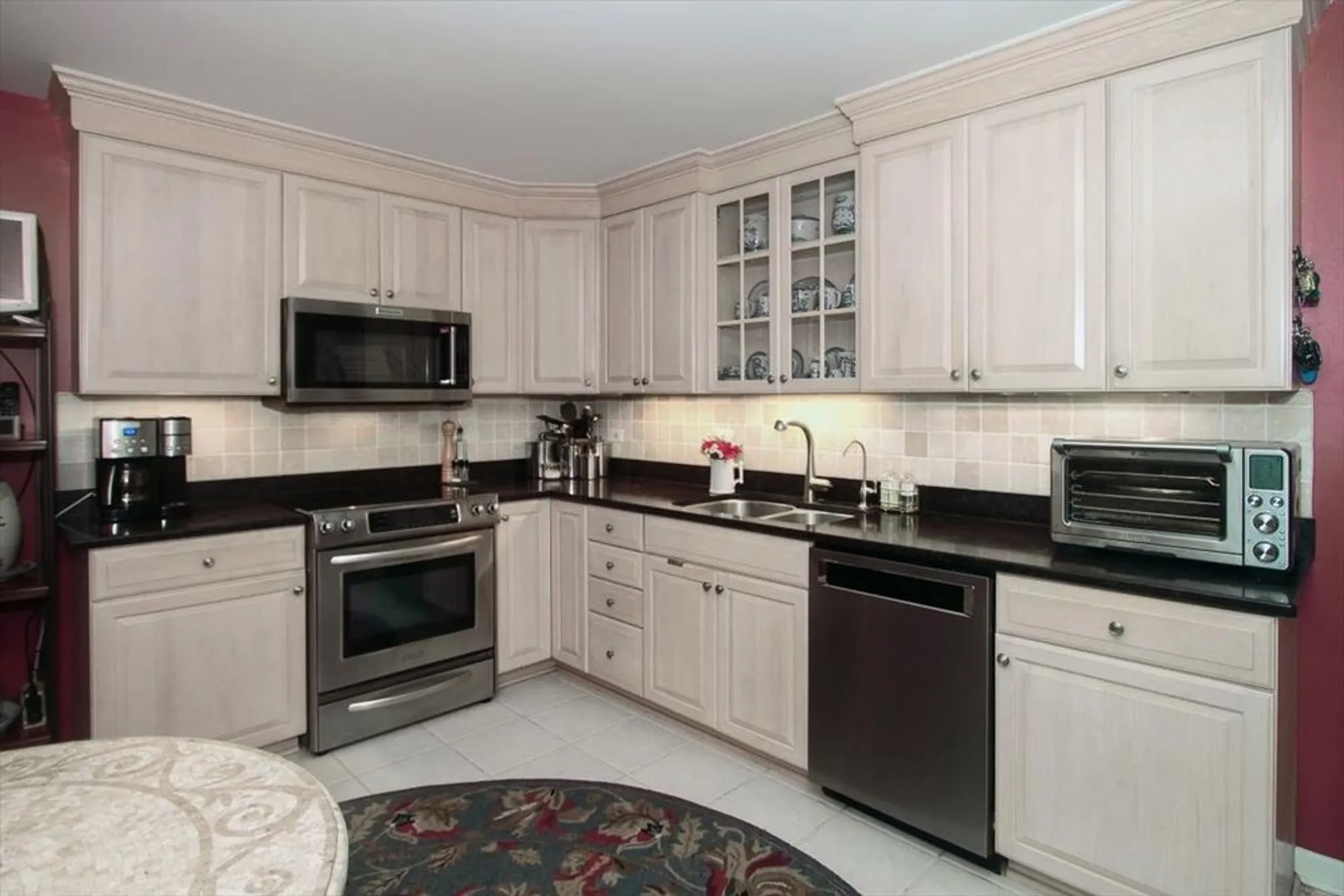 Property Slideshow image 14 of 54 | 660 old barn rd # f-24, Lake Barrington, IL, 60010