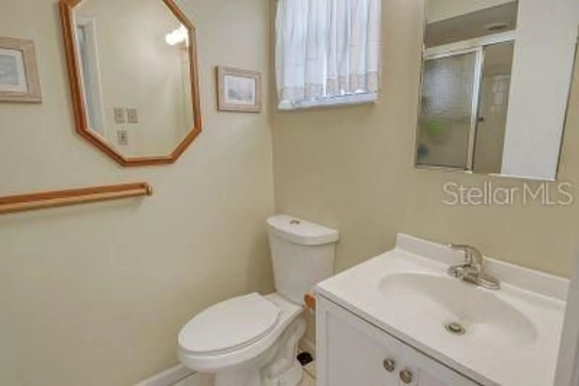 Property Slideshow image 22 of 35 | 2020 riverbluff pkwy # v329, Sarasota, FL, 34231