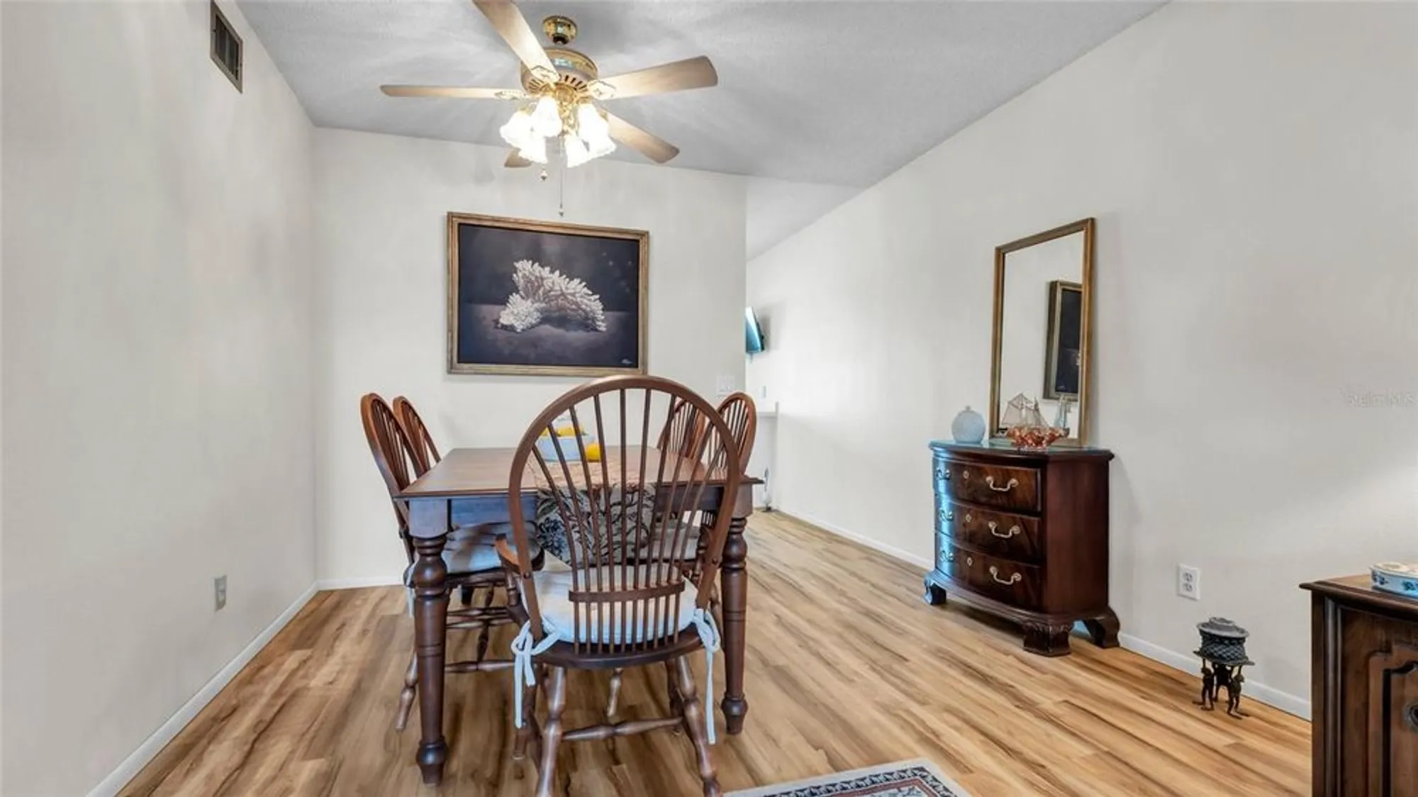 Property Slideshow image 5 of 18 | 2285 israeli dr 53, Clearwater, FL, 33763