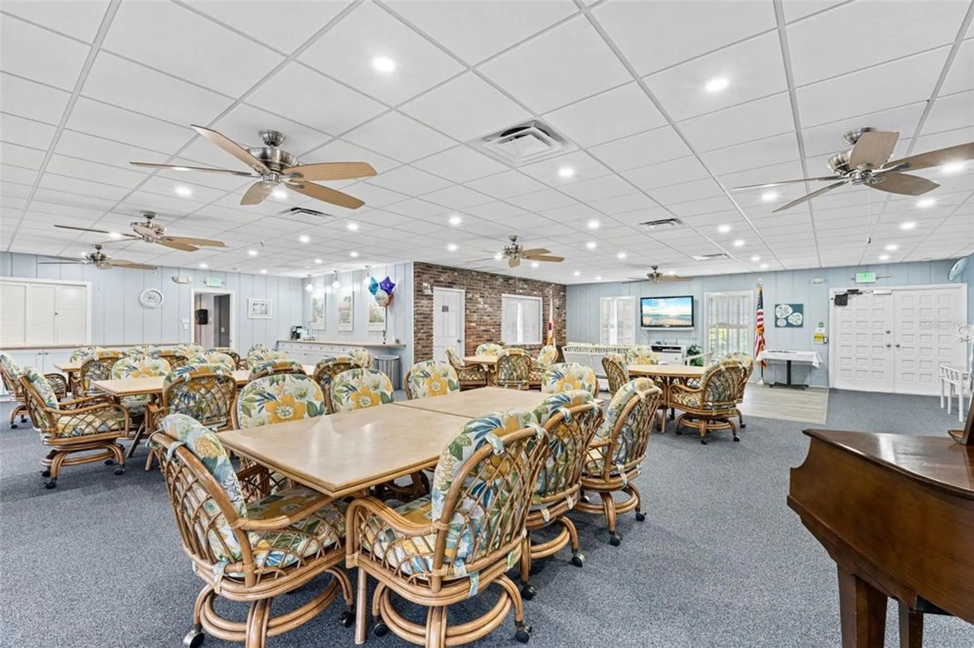 Property Slideshow image 35 of 42 | 3952 ashwood ln 37, Sarasota, FL, 34232