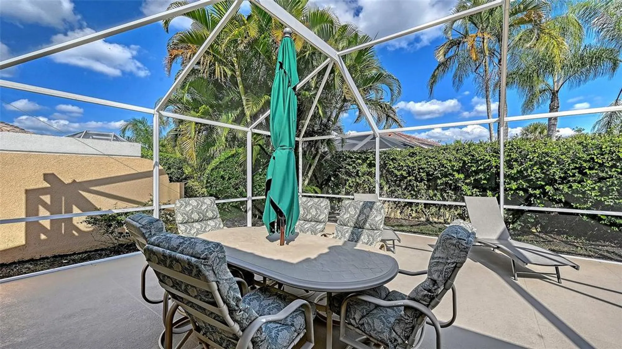 Property Slideshow image 33 of 87 | 5770 ivrea dr, Sarasota, FL, 34238
