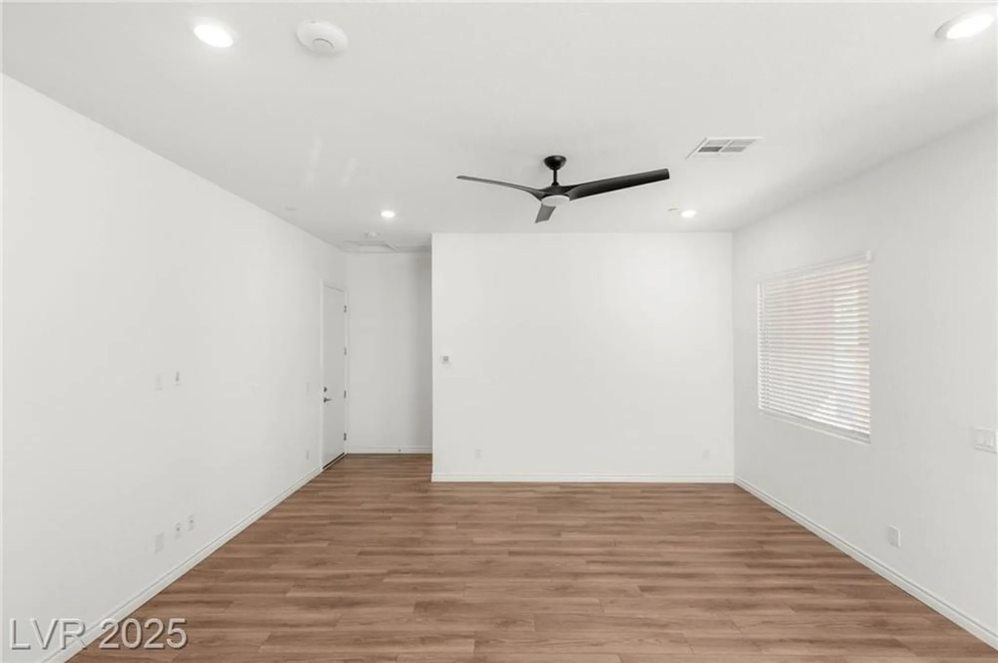 Property Slideshow image 28 of 51 | 209 bellini peak ave, Henderson, NV, 89011