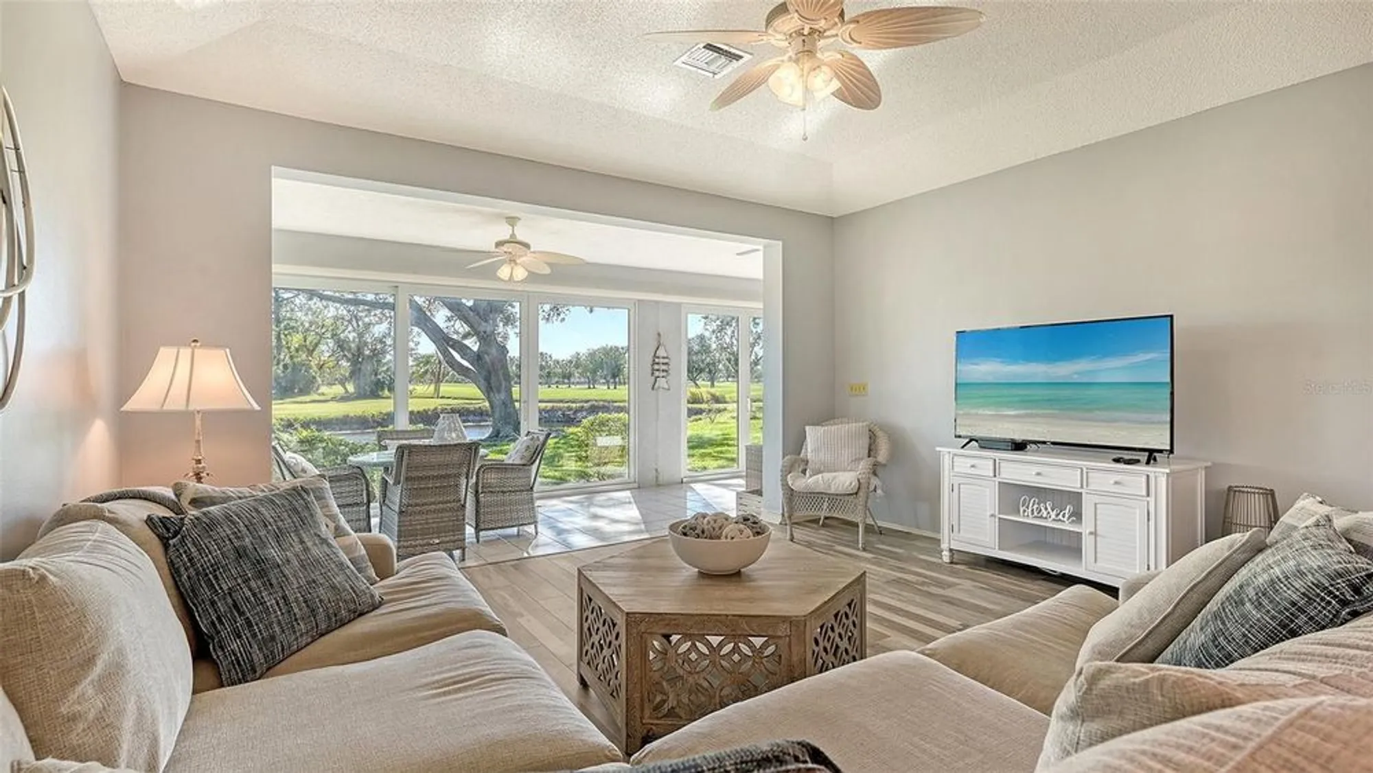 Property Slideshow image 15 of 95 | 7320 golf pointe cir, Sarasota, FL, 34243