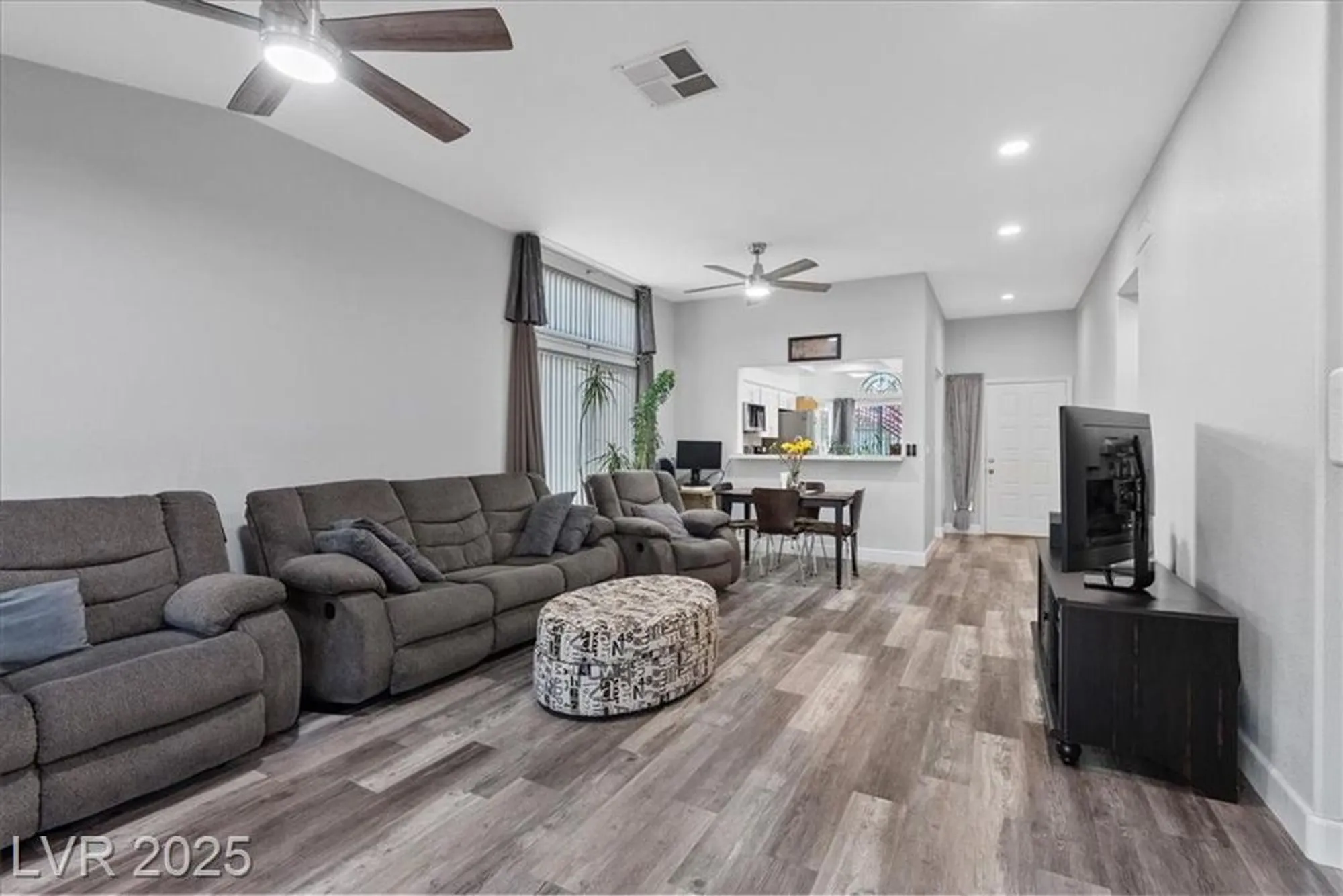 Property Slideshow image 7 of 22 | 7962 kinsella way, Las Vegas, NV, 89147