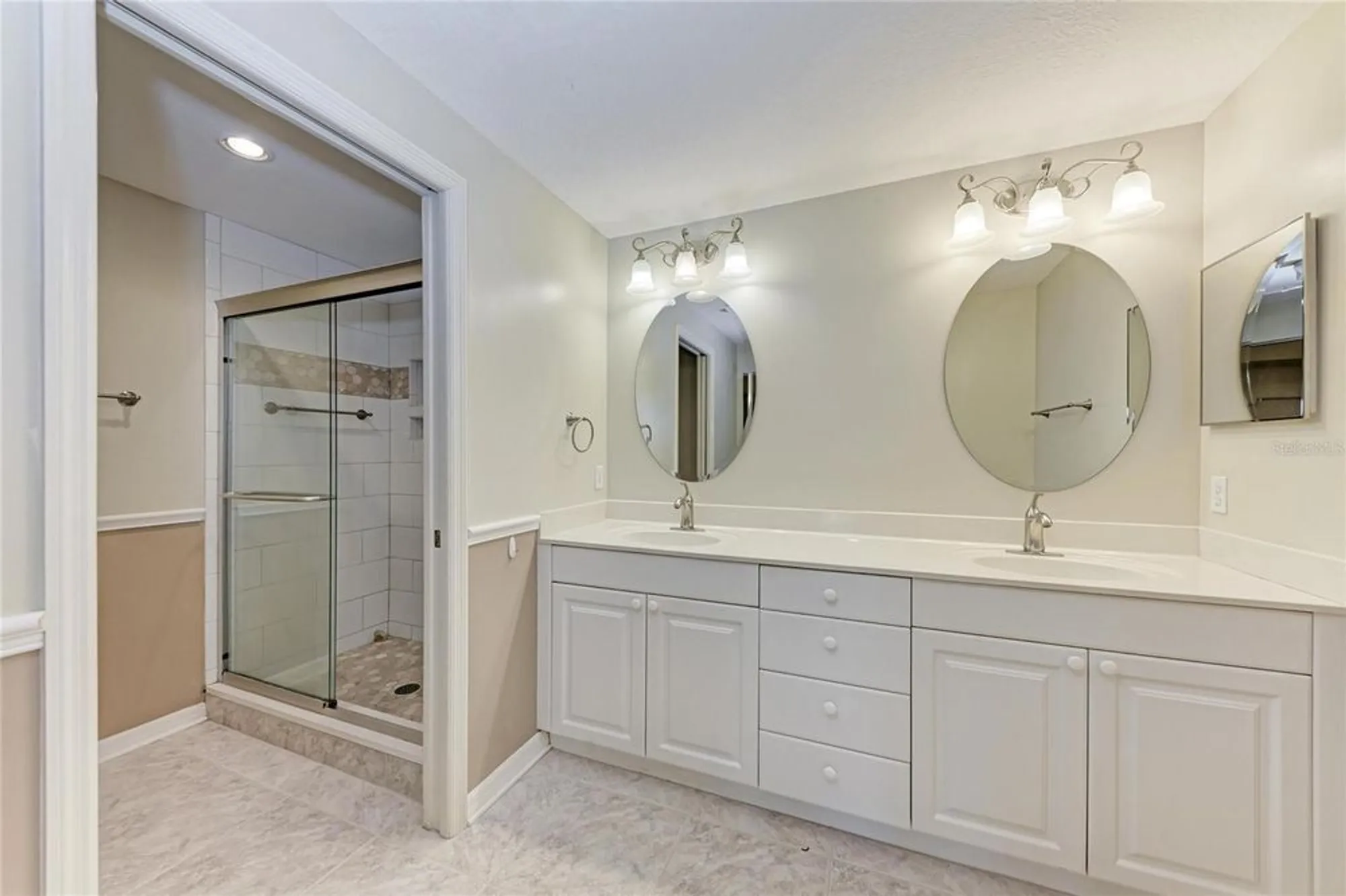 Property Slideshow image 21 of 57 | 6817 fairview ter # 24-101, Bradenton, FL, 34203