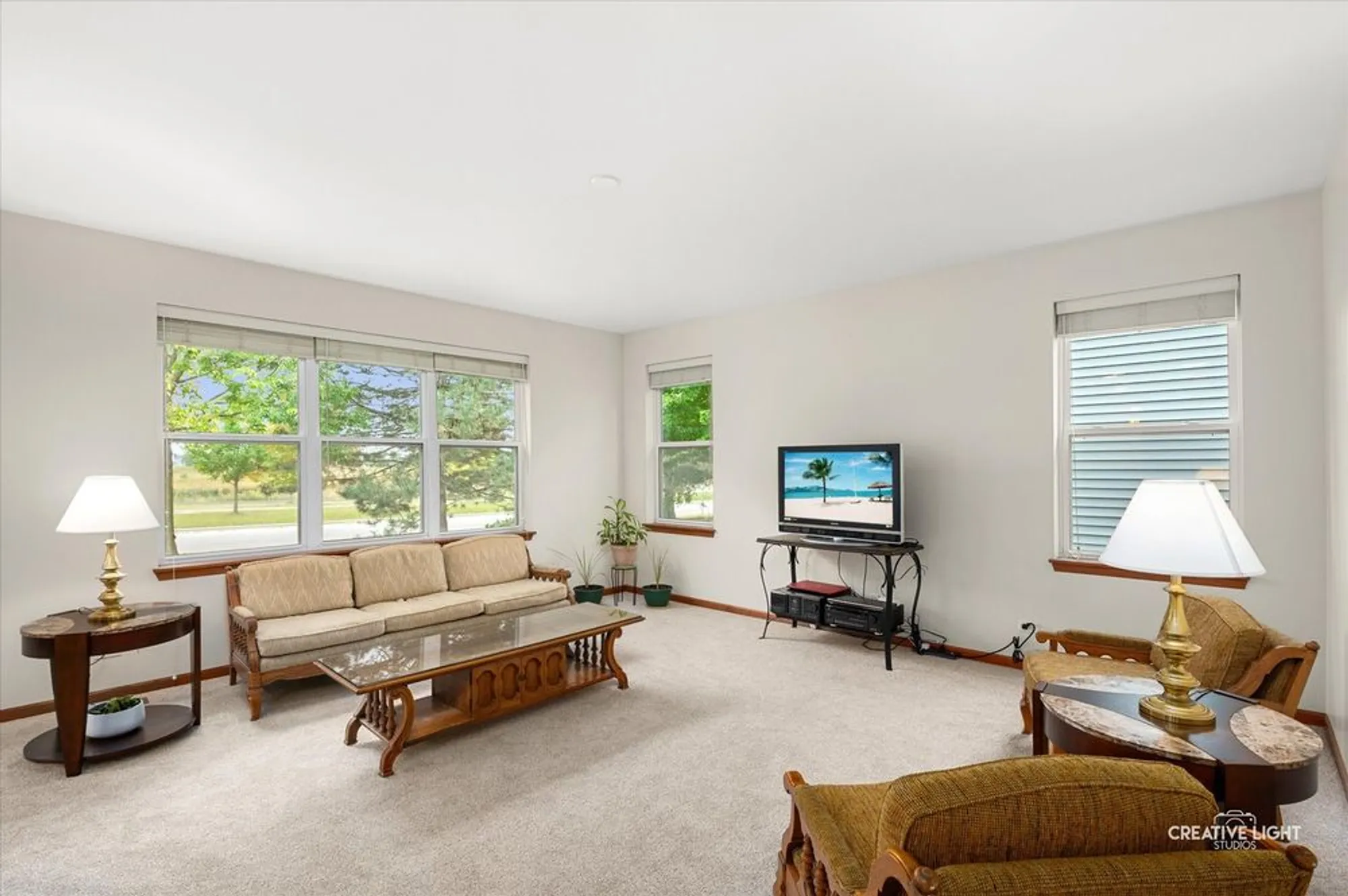 Property Slideshow image 14 of 25 | 790 bohannon cir, Oswego, IL, 60543