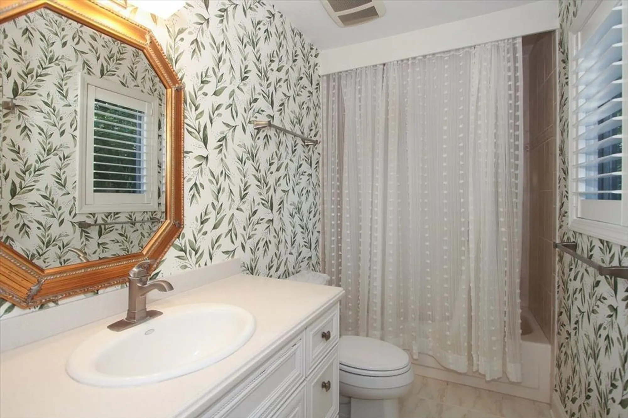 Property Slideshow image 27 of 54 | 660 old barn rd # f-24, Lake Barrington, IL, 60010