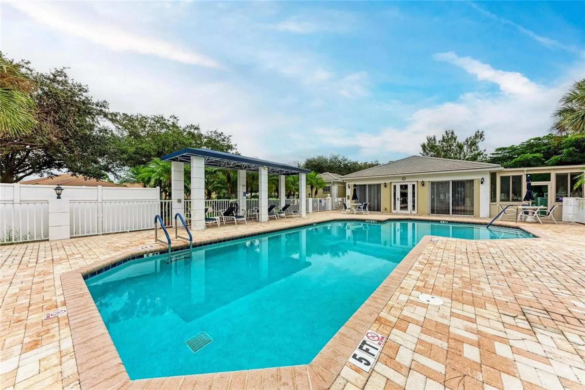 Property Slideshow image 36 of 43 | 119 woodbridge dr 103, Venice, FL, 34293