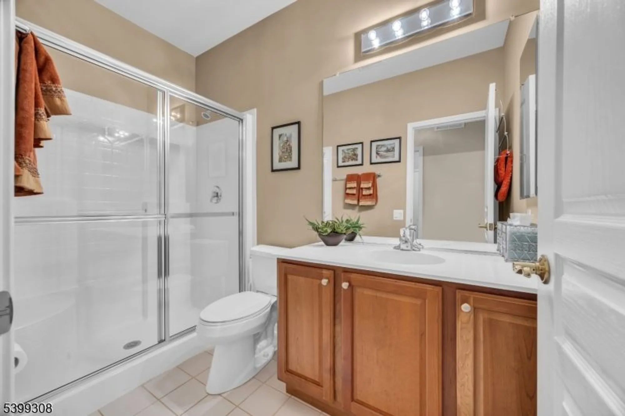 Property Slideshow image 14 of 44 | 324 biltmore ln, Somerset, NJ, 08873