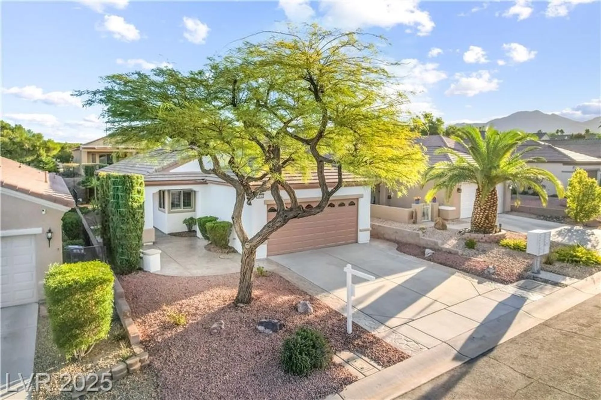 Property Slideshow image 34 of 52 | 2810 meadow park ave, Henderson, NV, 89052