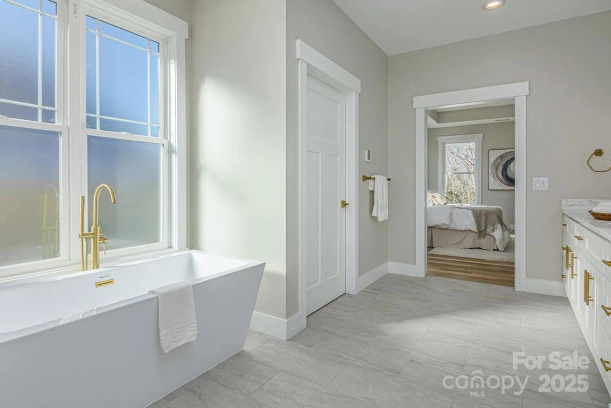 Property Slideshow image 28 of 48 | 131 dawn mist ct, Hendersonville, NC, 28791