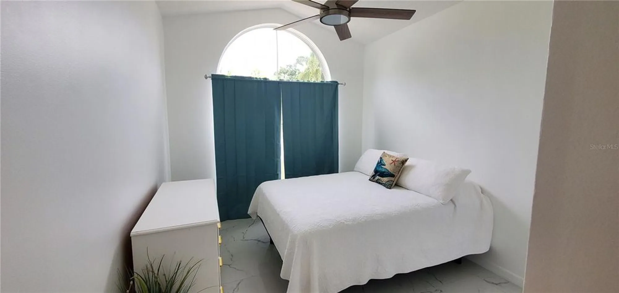 Property Slideshow image 15 of 28 | 5508 83rd ter, Sarasota, FL, 34243