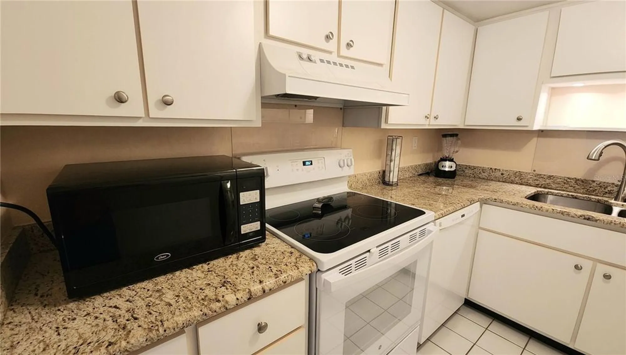 Property Slideshow image 21 of 45 | 21300 brinson ave 201, Port Charlotte, FL, 33952