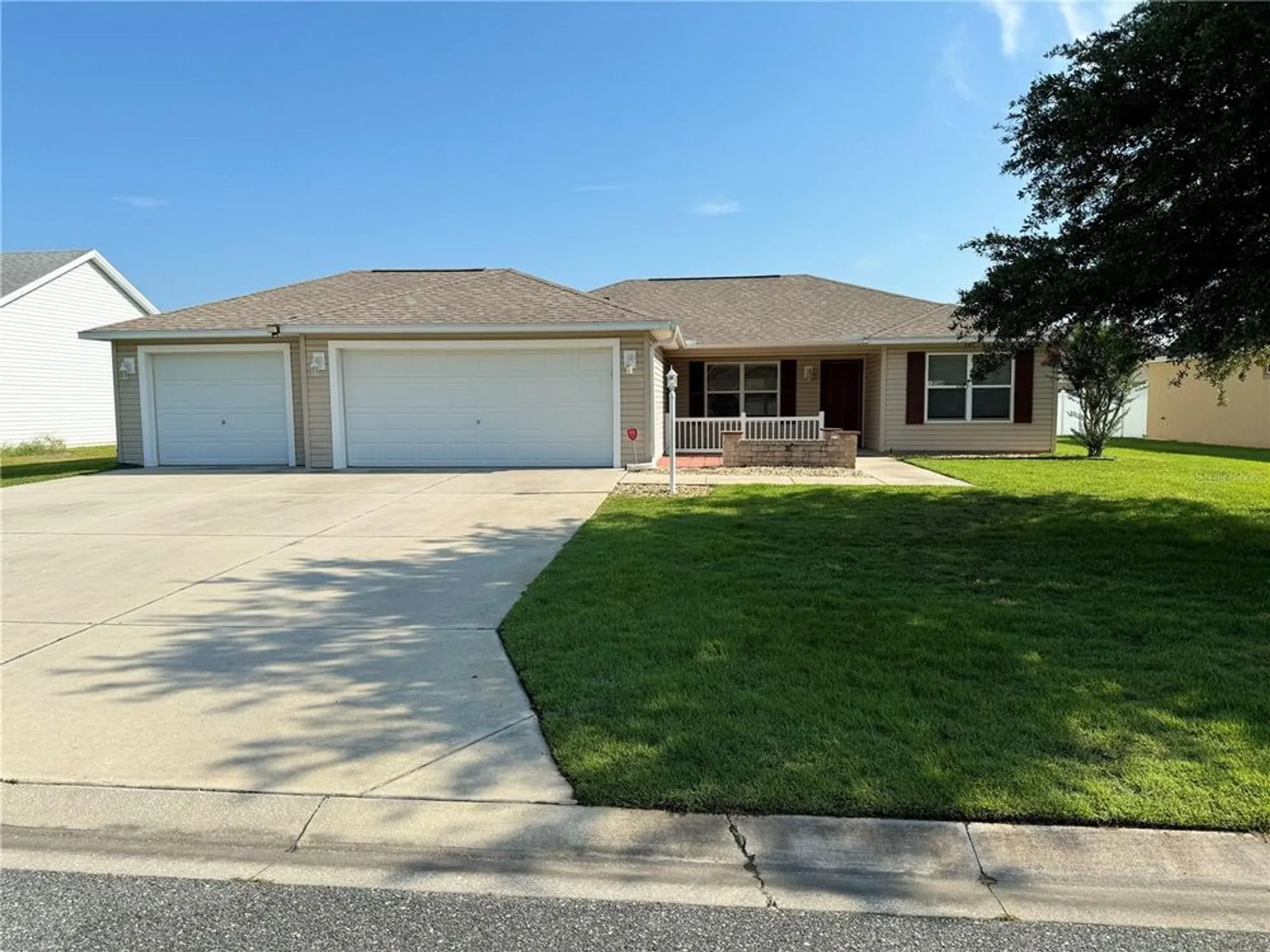 Property Slideshow image 1 of 35 | 12046 ne 51st cir, Oxford, FL, 34484