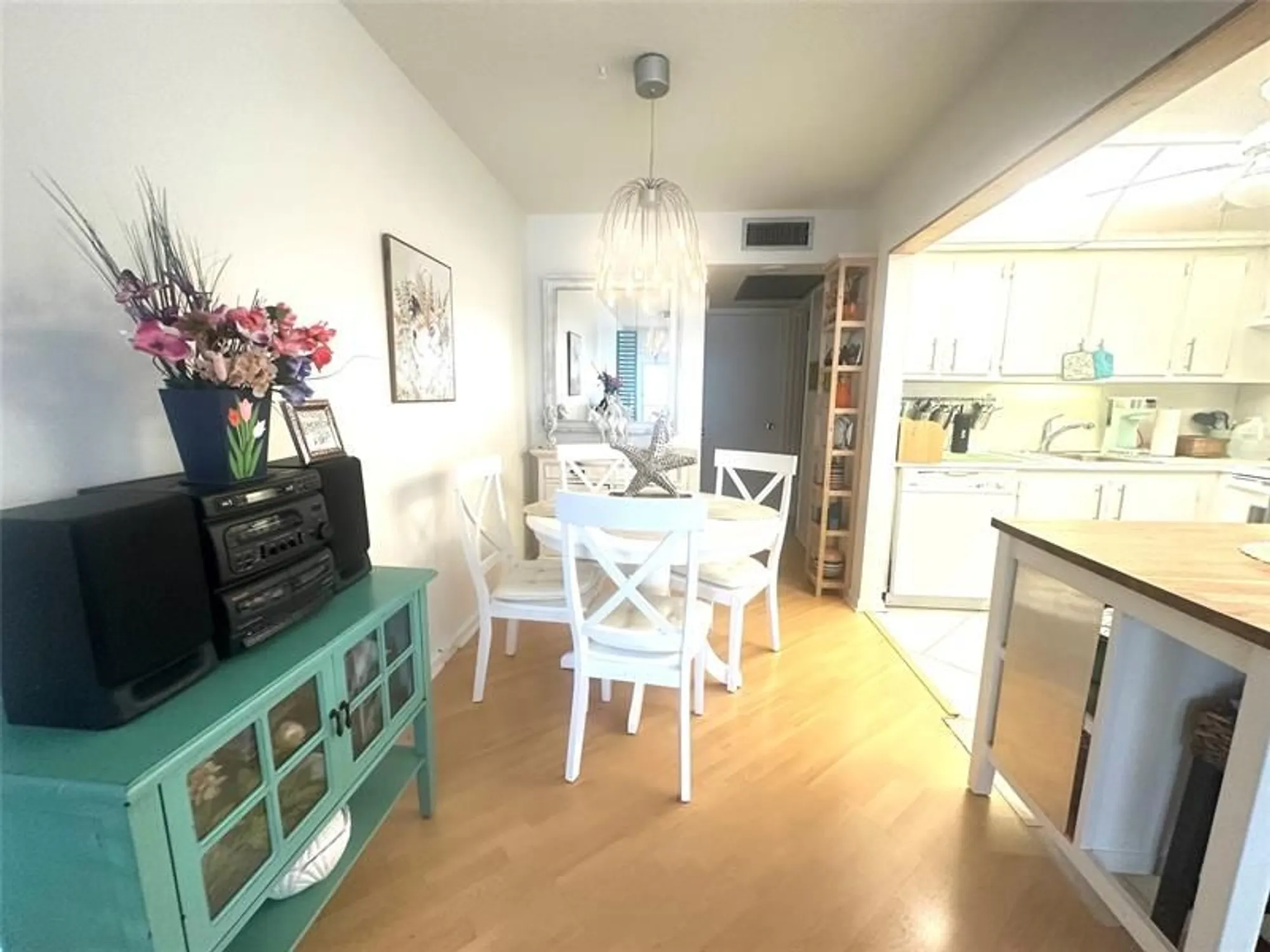 Property Slideshow image 9 of 57 | 2004 harwood c # 2004, Deerfield Beach, FL, 33442