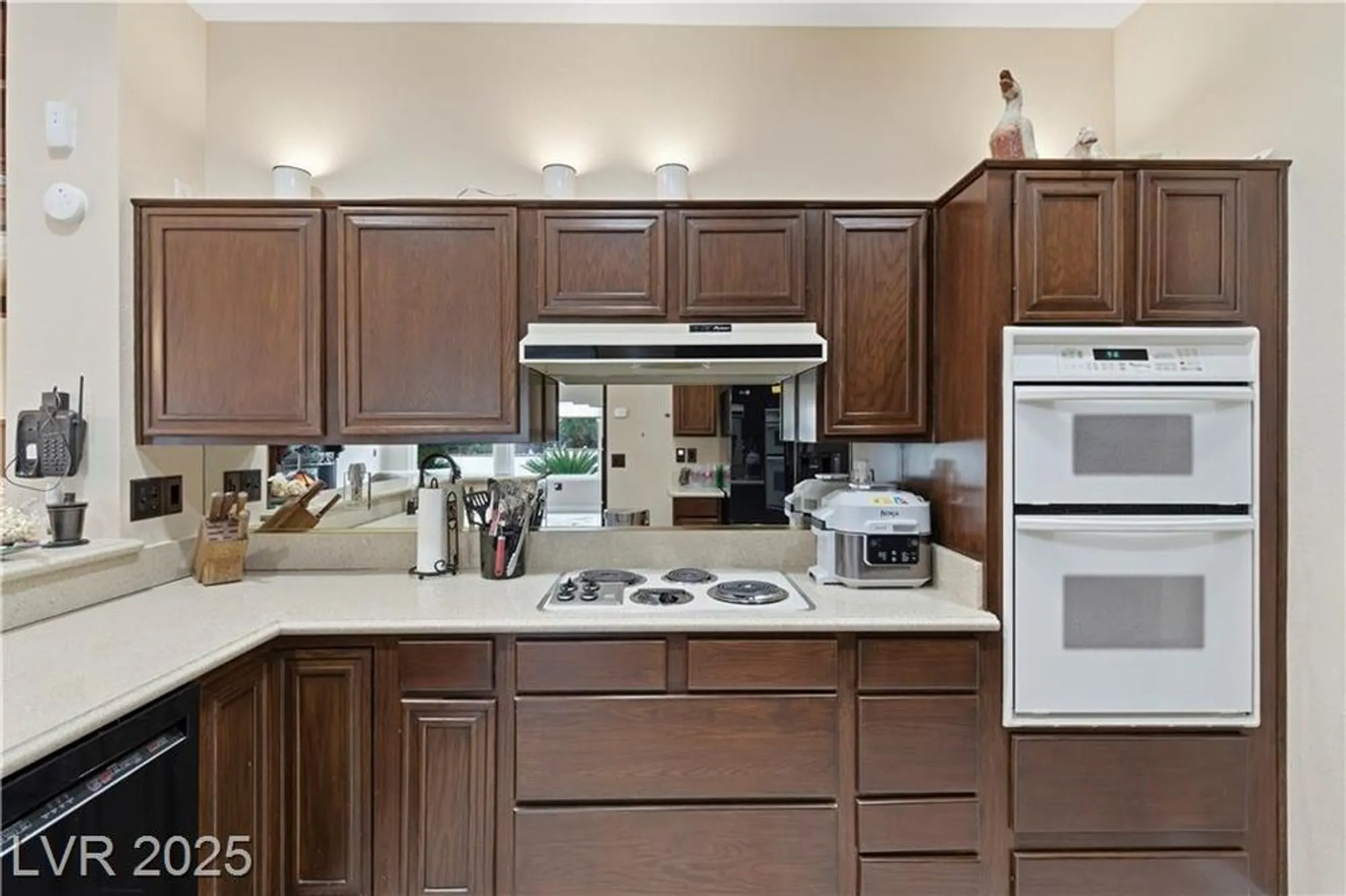 Property Slideshow image 21 of 60 | 8909 meadowood dr, Las Vegas, NV, 89134