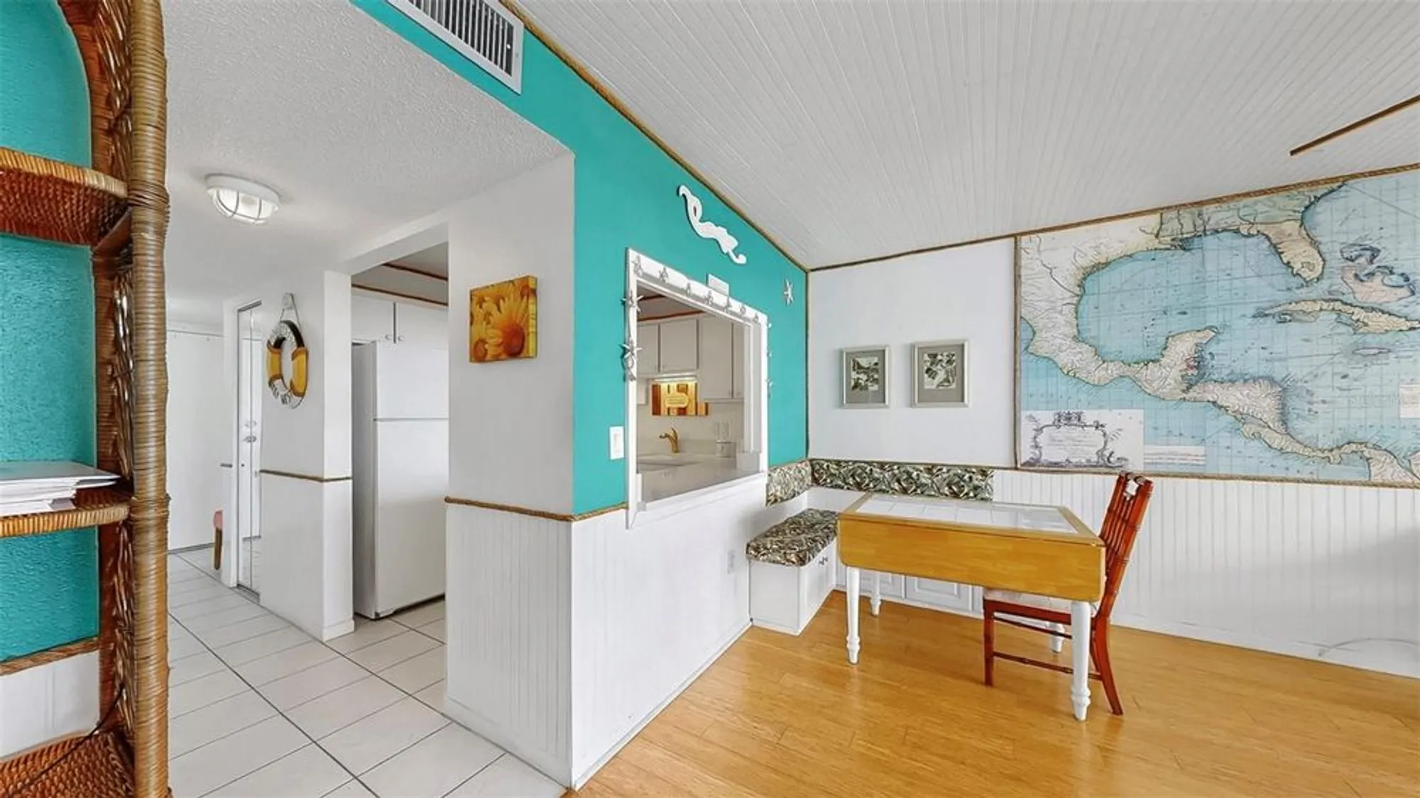 Property Slideshow image 14 of 46 | 4550 cove cir apt 605, Saint Petersburg, FL, 33708