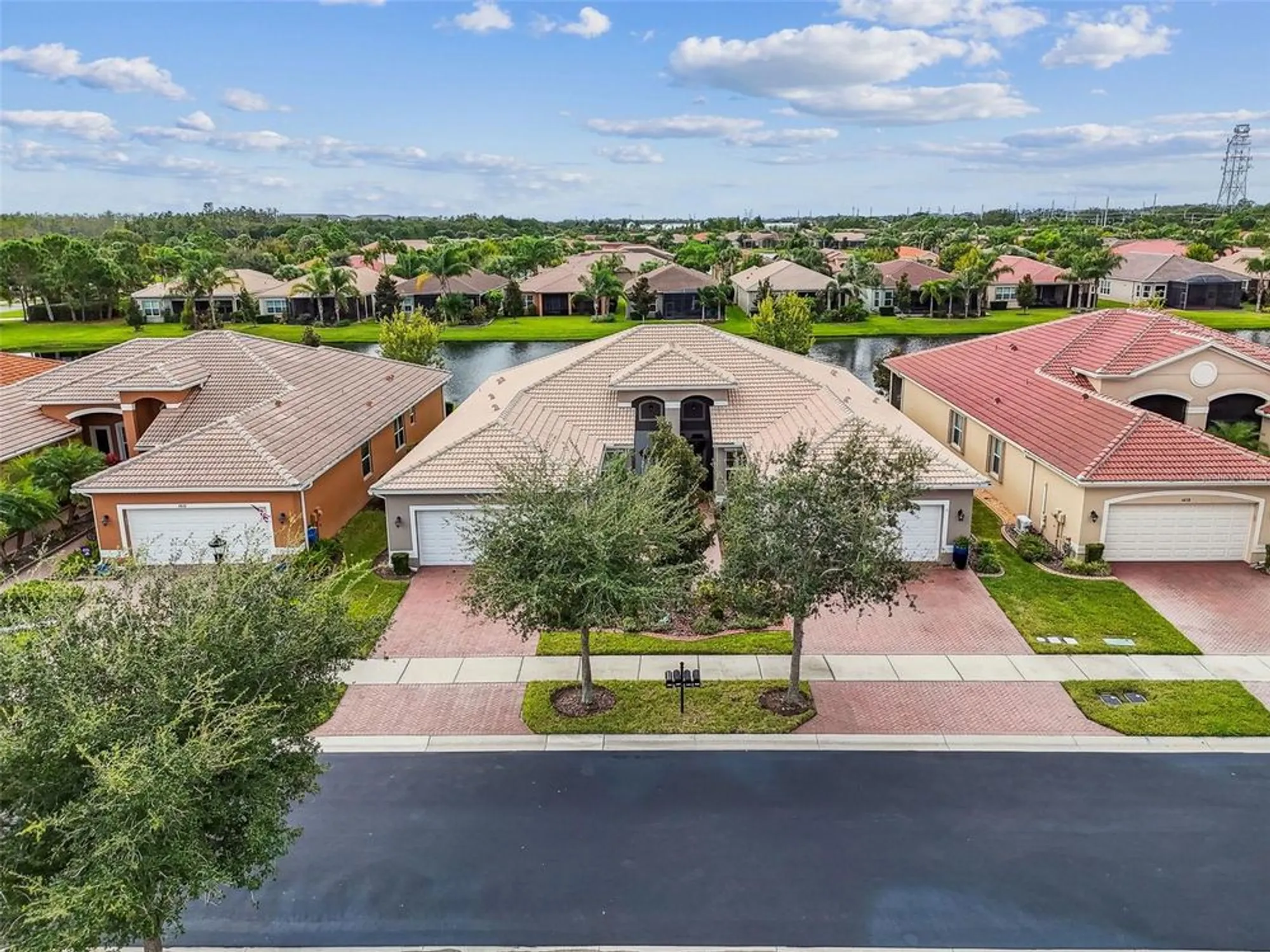 Property Slideshow image 6 of 87 | 4836 marble springs cir, Wimauma, FL, 33598