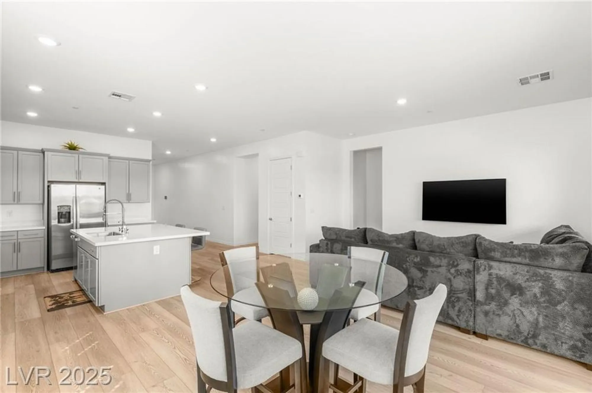 Property Slideshow image 11 of 42 | 116 juliette pointe ln, Henderson, NV, 89011