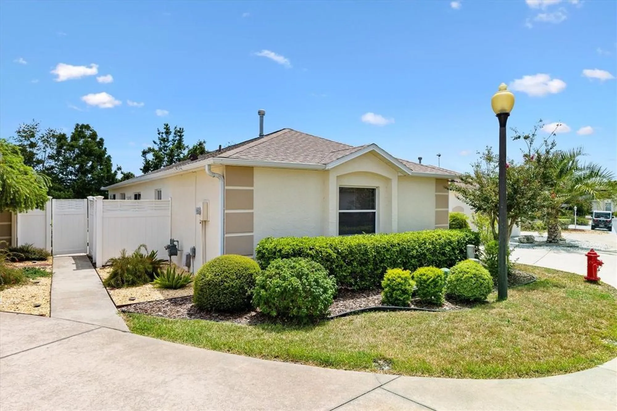 Property Slideshow image 2 of 39 | 16615 se 85th langham ct, The Villages, FL, 32162