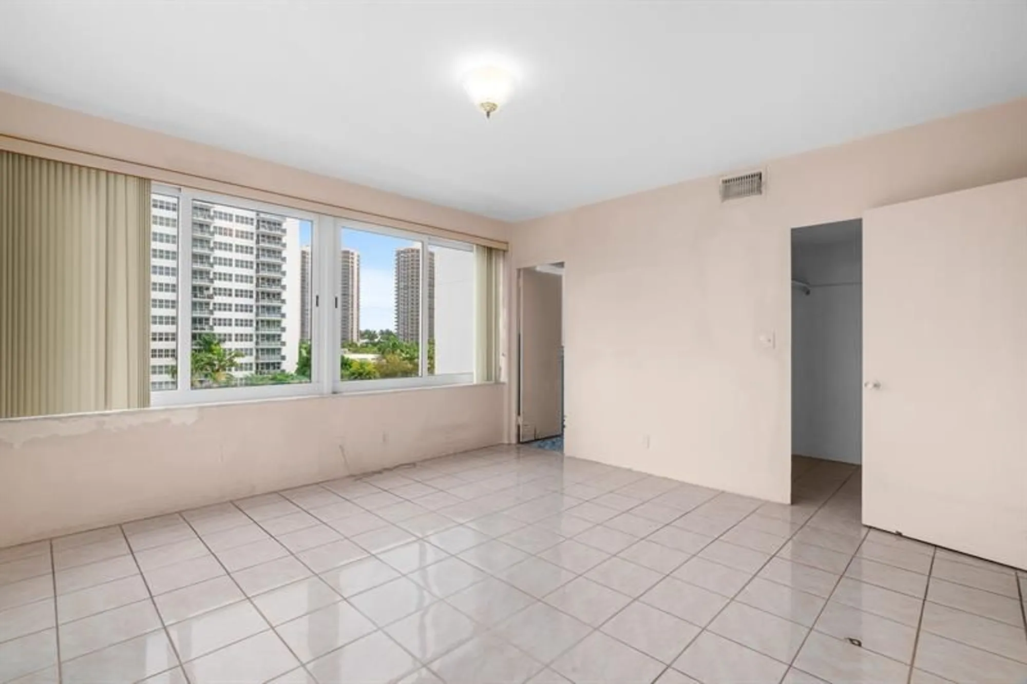 Property Slideshow image 18 of 46 | 3233 ne 34th st 508, Fort Lauderdale, FL, 33308