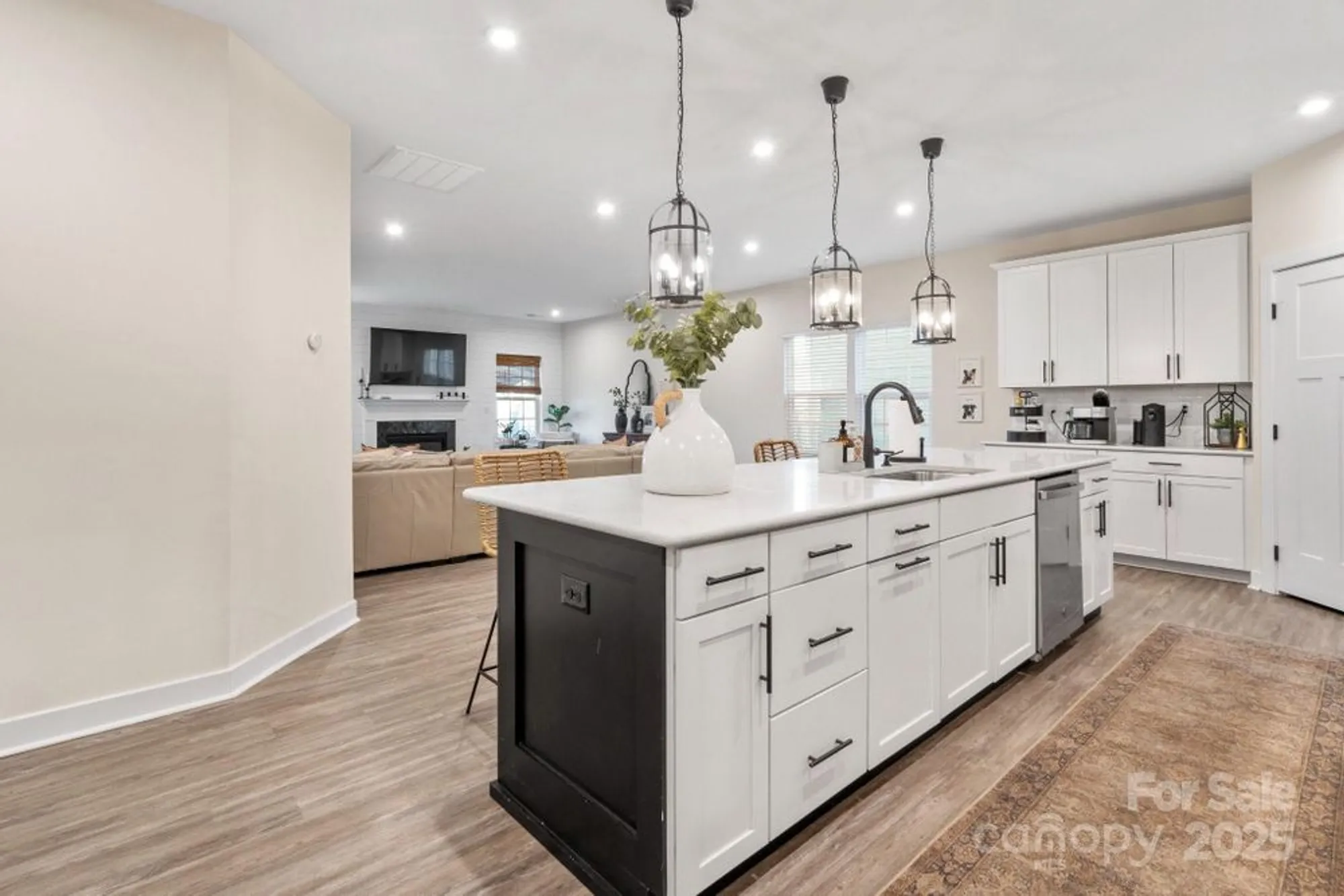 Property Slideshow image 12 of 47 | 5066 summer surprise ln, Charlotte, NC, 28215